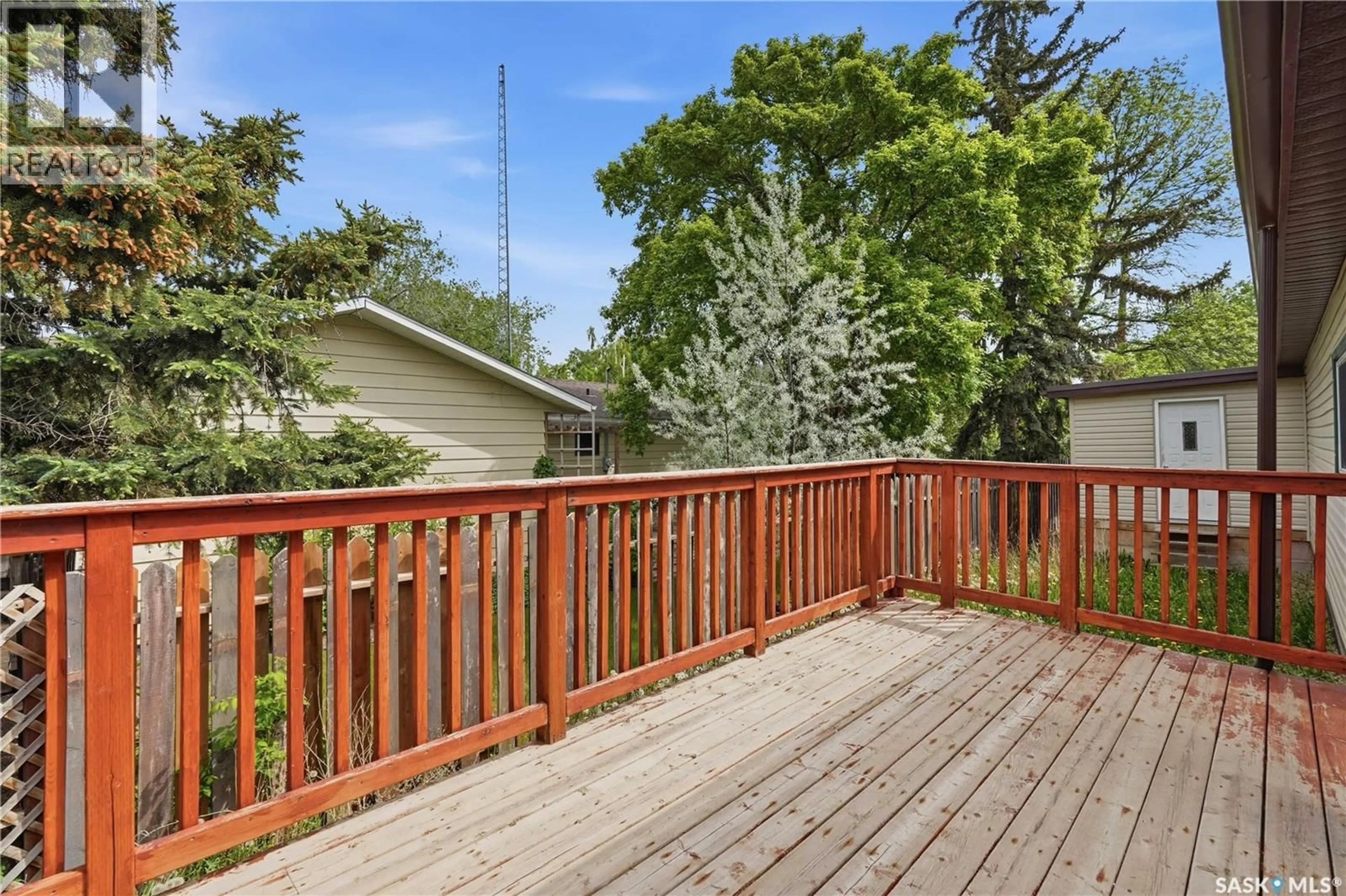Patio, street for 123 3RD STREET, Lafleche Saskatchewan S0H2K0