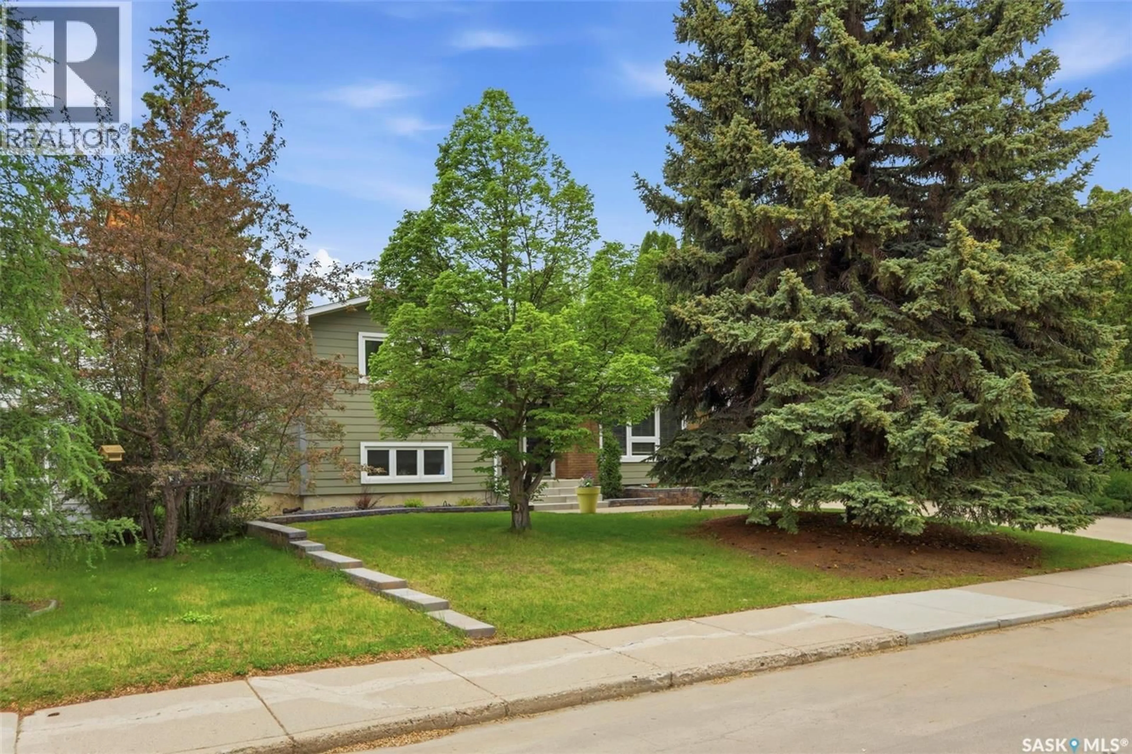 Unknown for 516 LAKE CRESCENT, Saskatoon Saskatchewan S7H3A4