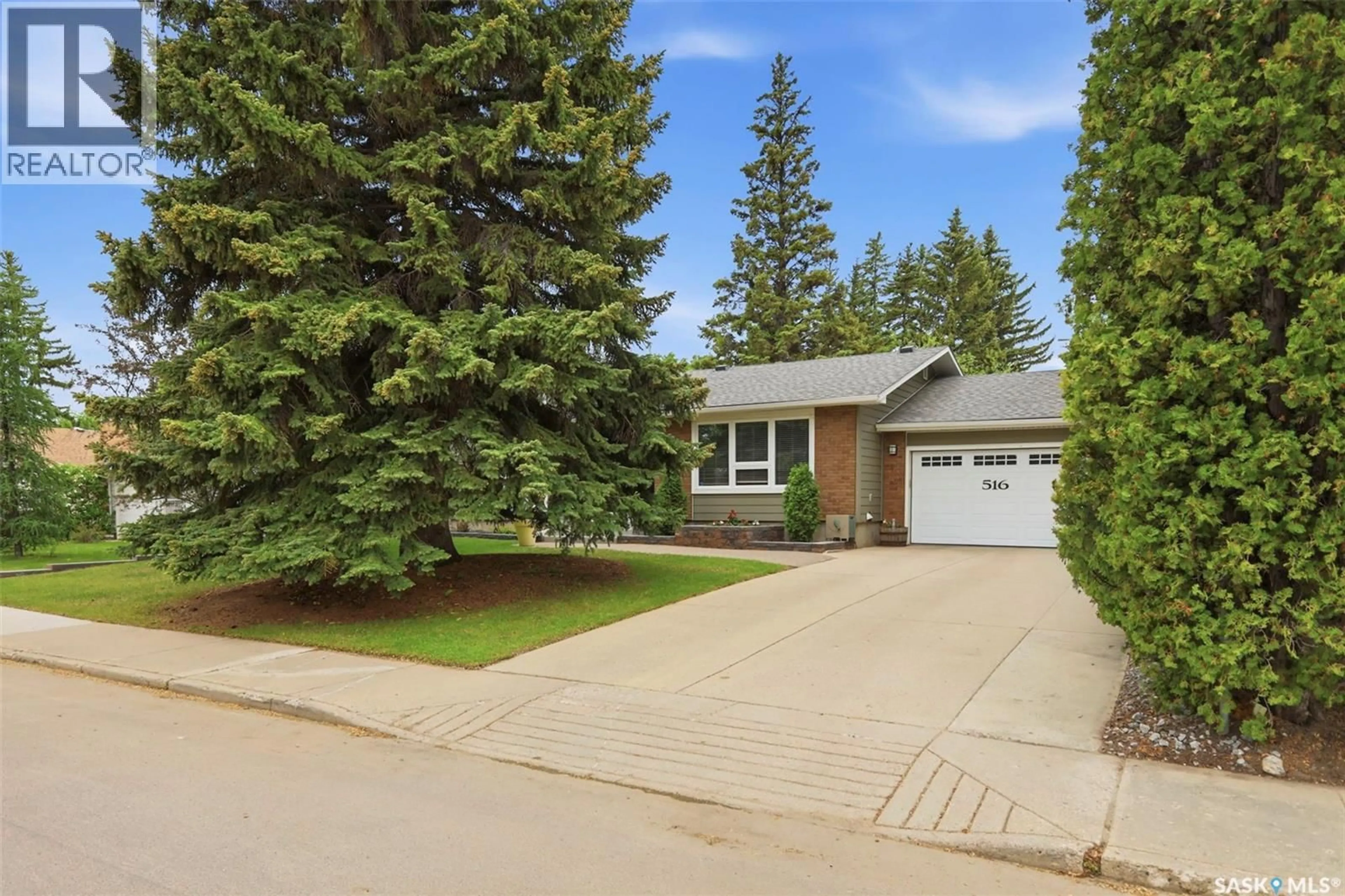 Unknown for 516 LAKE CRESCENT, Saskatoon Saskatchewan S7H3A4