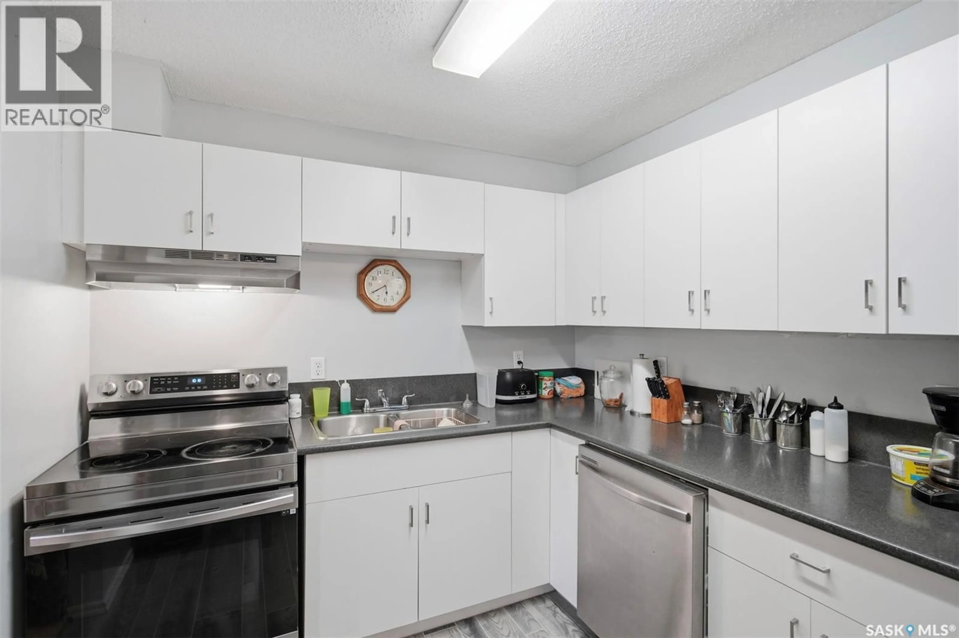 Standard kitchen, unknown for 209B - 114 CREE PLACE, Saskatoon Saskatchewan S7K7Y9