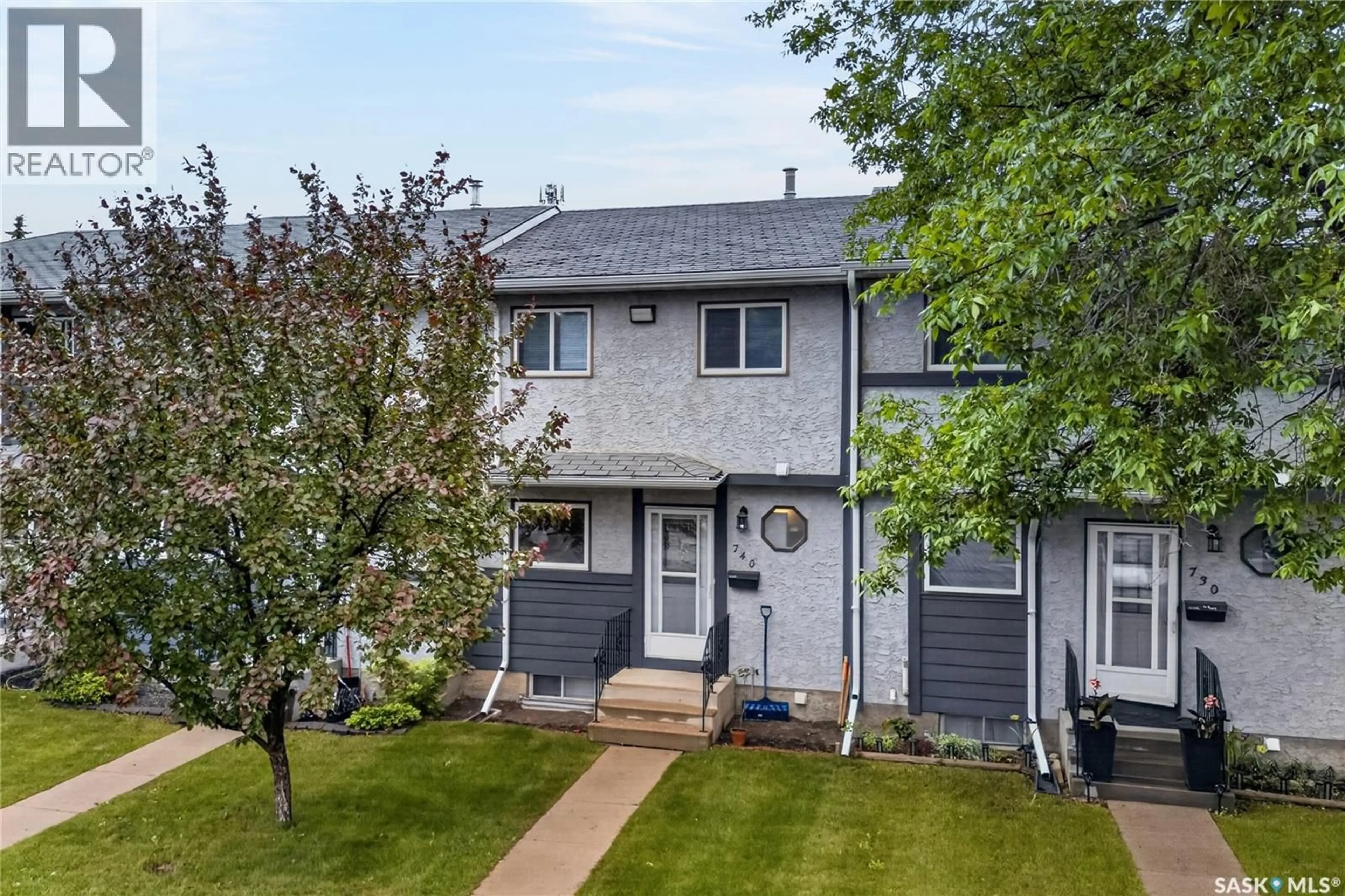 Home with vinyl exterior material, street for 140 - 740 MEILICKE ROAD, Saskatoon Saskatchewan S7K7Y5