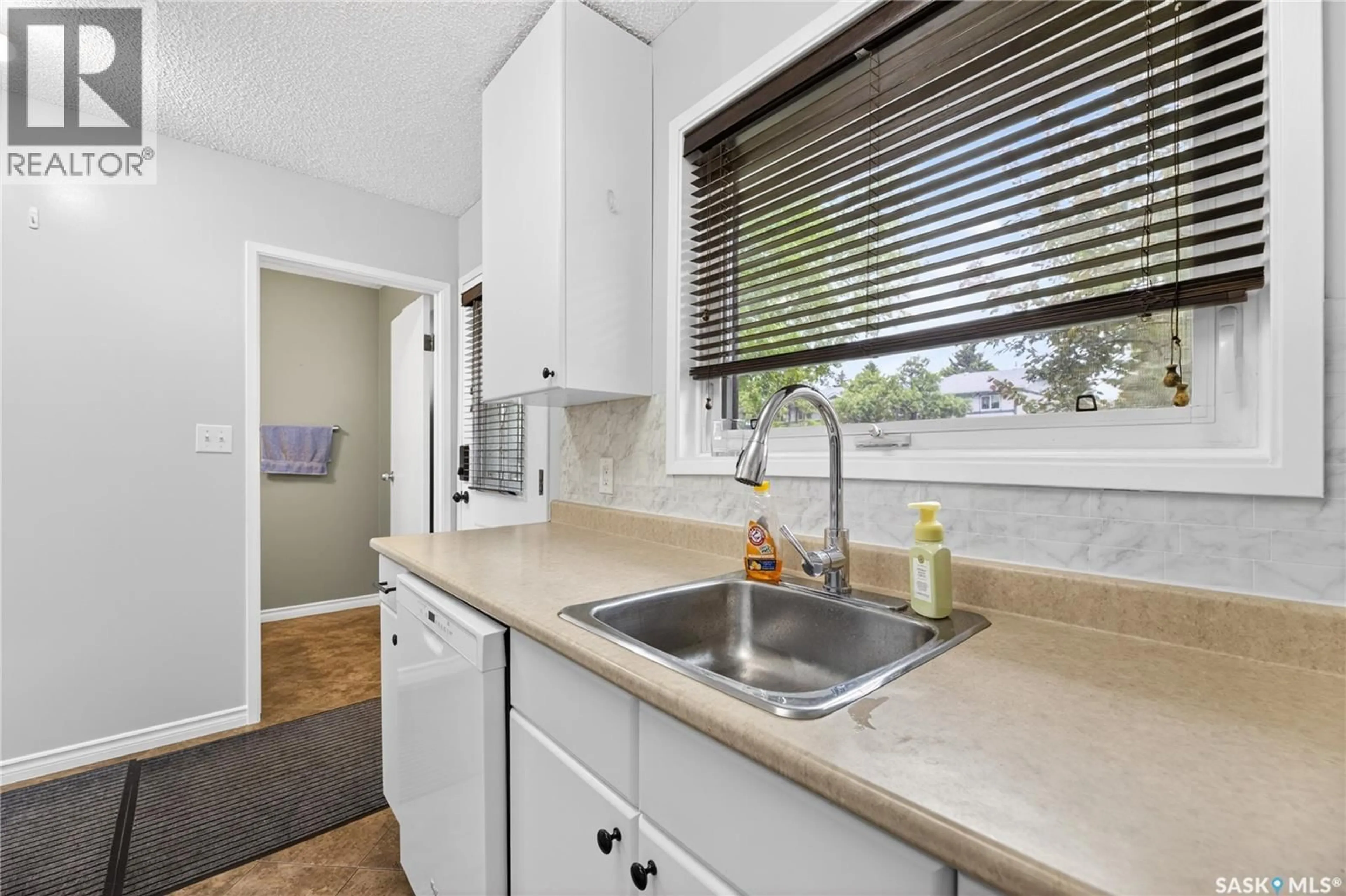 Standard kitchen, ceramic/tile floor for 140 - 740 MEILICKE ROAD, Saskatoon Saskatchewan S7K7Y5