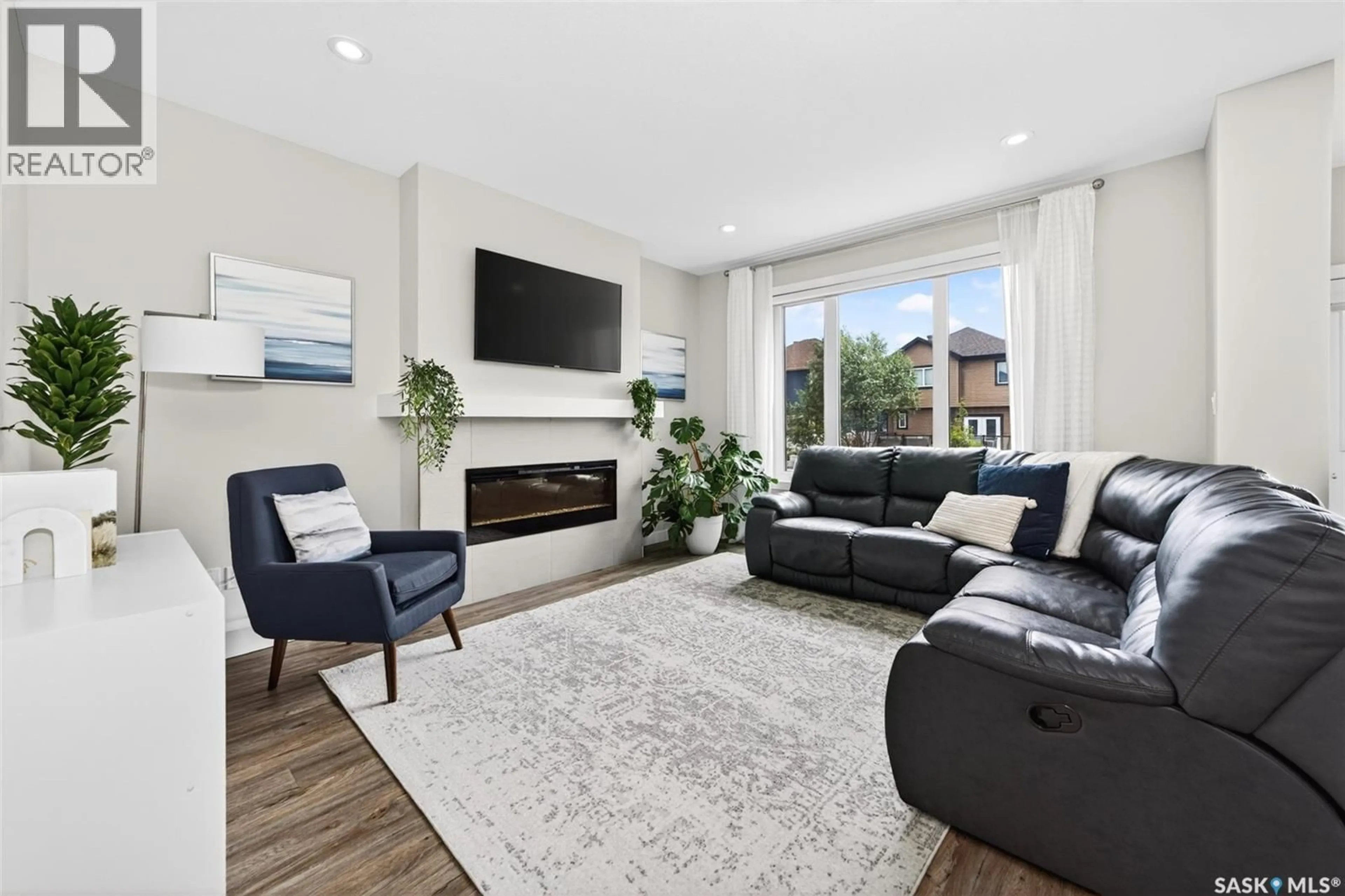 Living room with furniture, unknown for 4809 KELLER AVENUE, Regina Saskatchewan S4V3S6