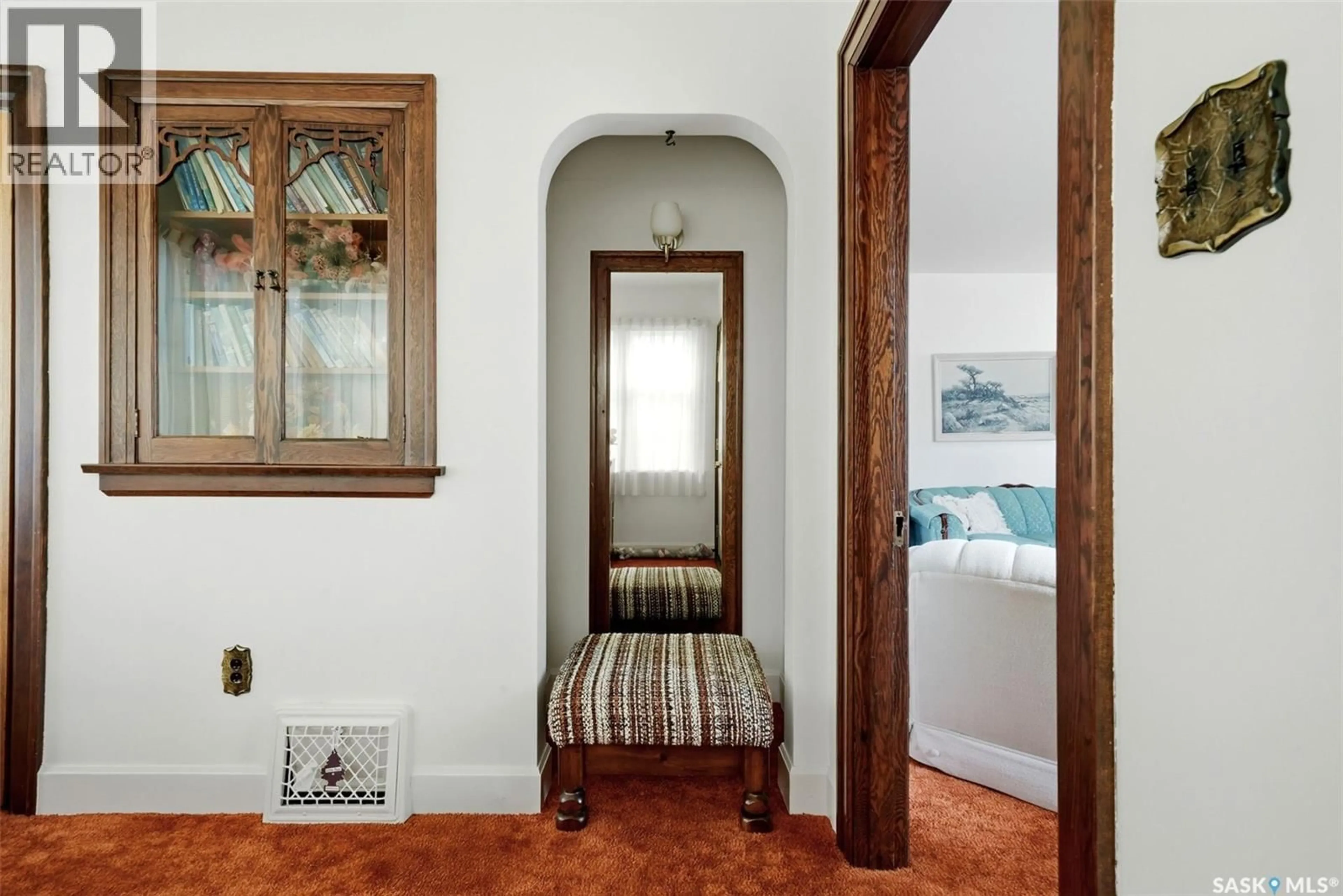 Indoor entryway for 2178 PRINCESS STREET, Regina Saskatchewan S4T3Z6