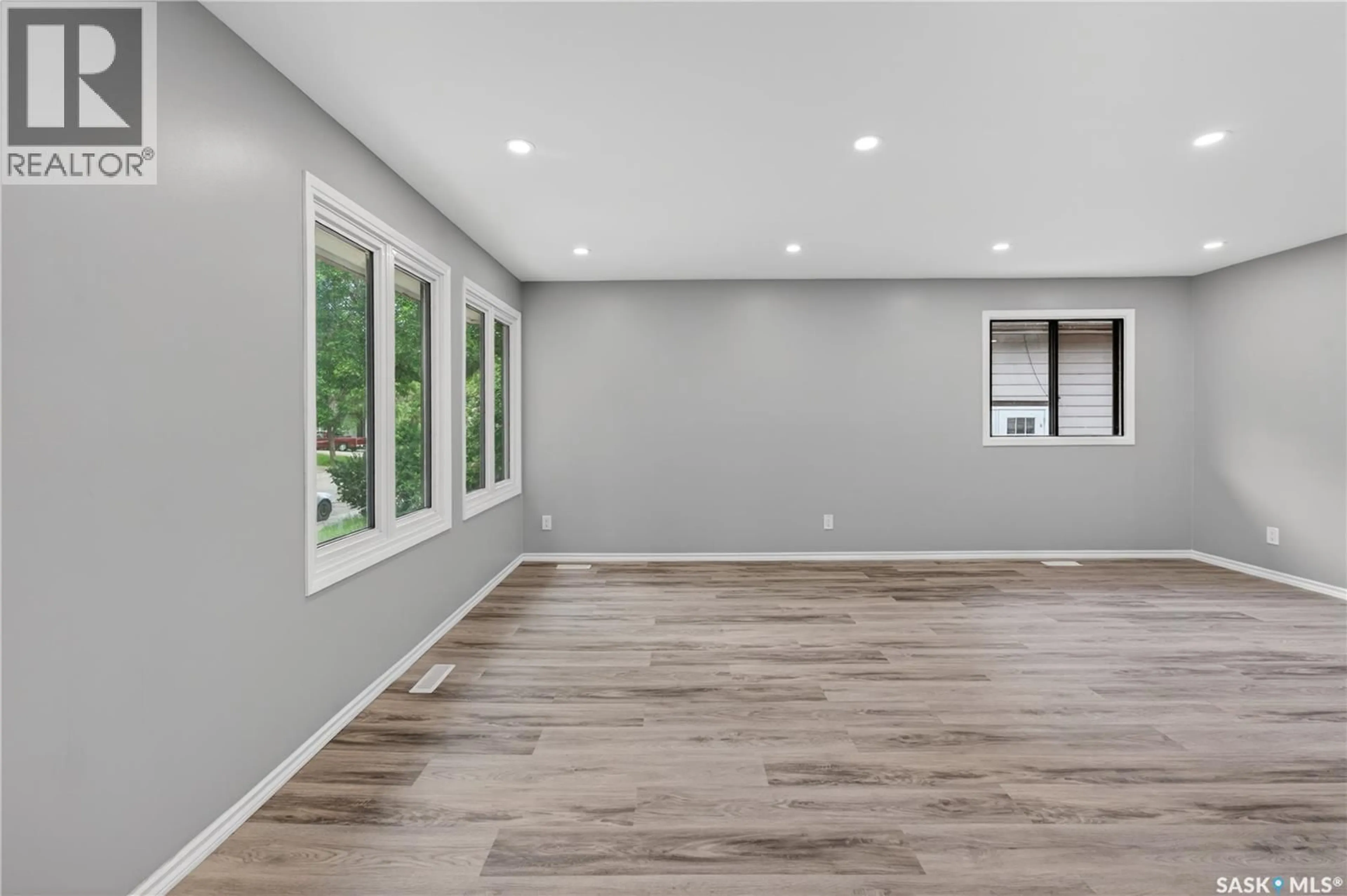 A pic of a room for 42 HUNT CRESCENT, Regina Saskatchewan S4N5K8