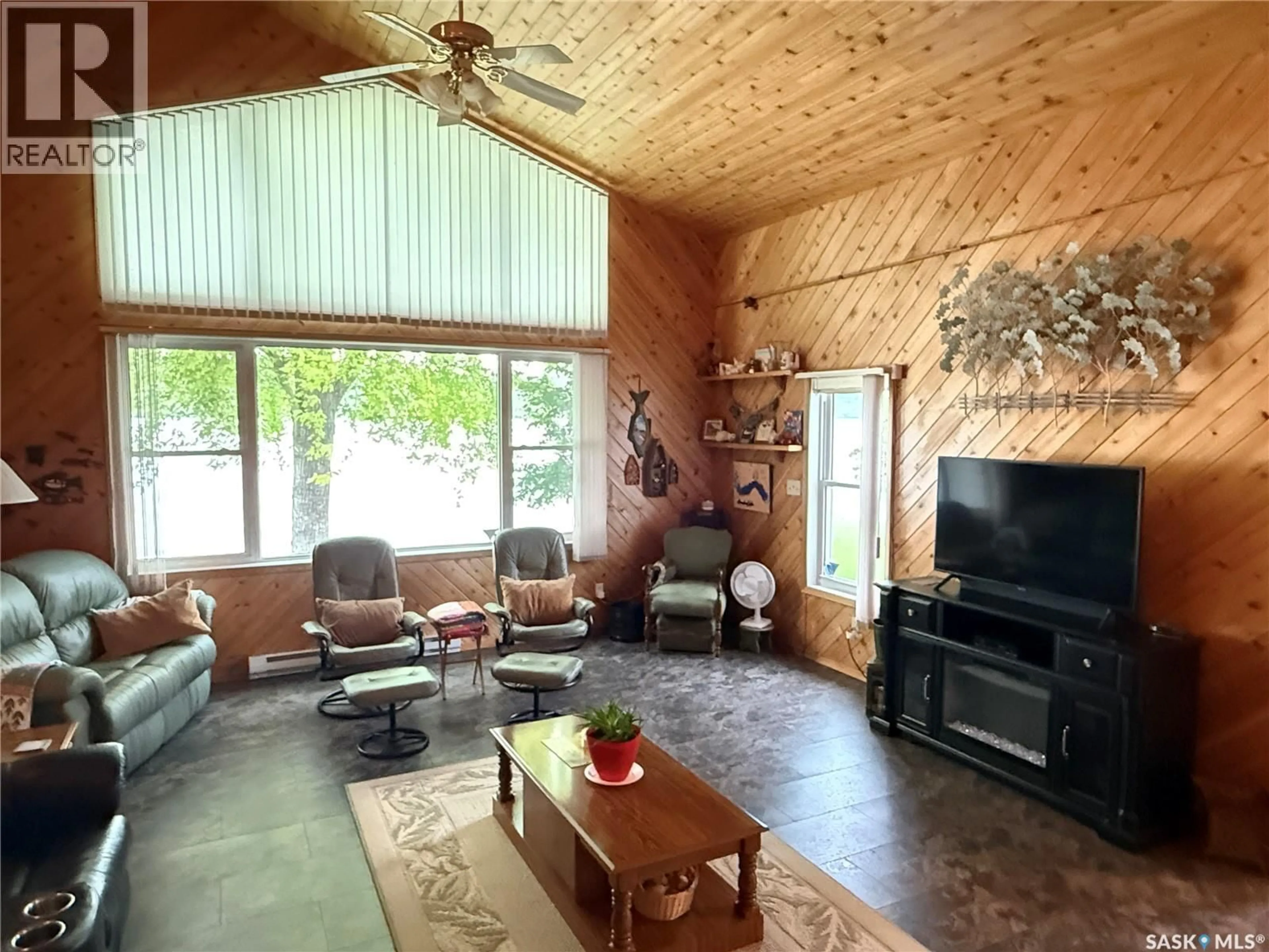 Living room with furniture, unknown for 10/12 - 10/12 LAKEVIEW LANE, Melville Beach Saskatchewan S0A1E0