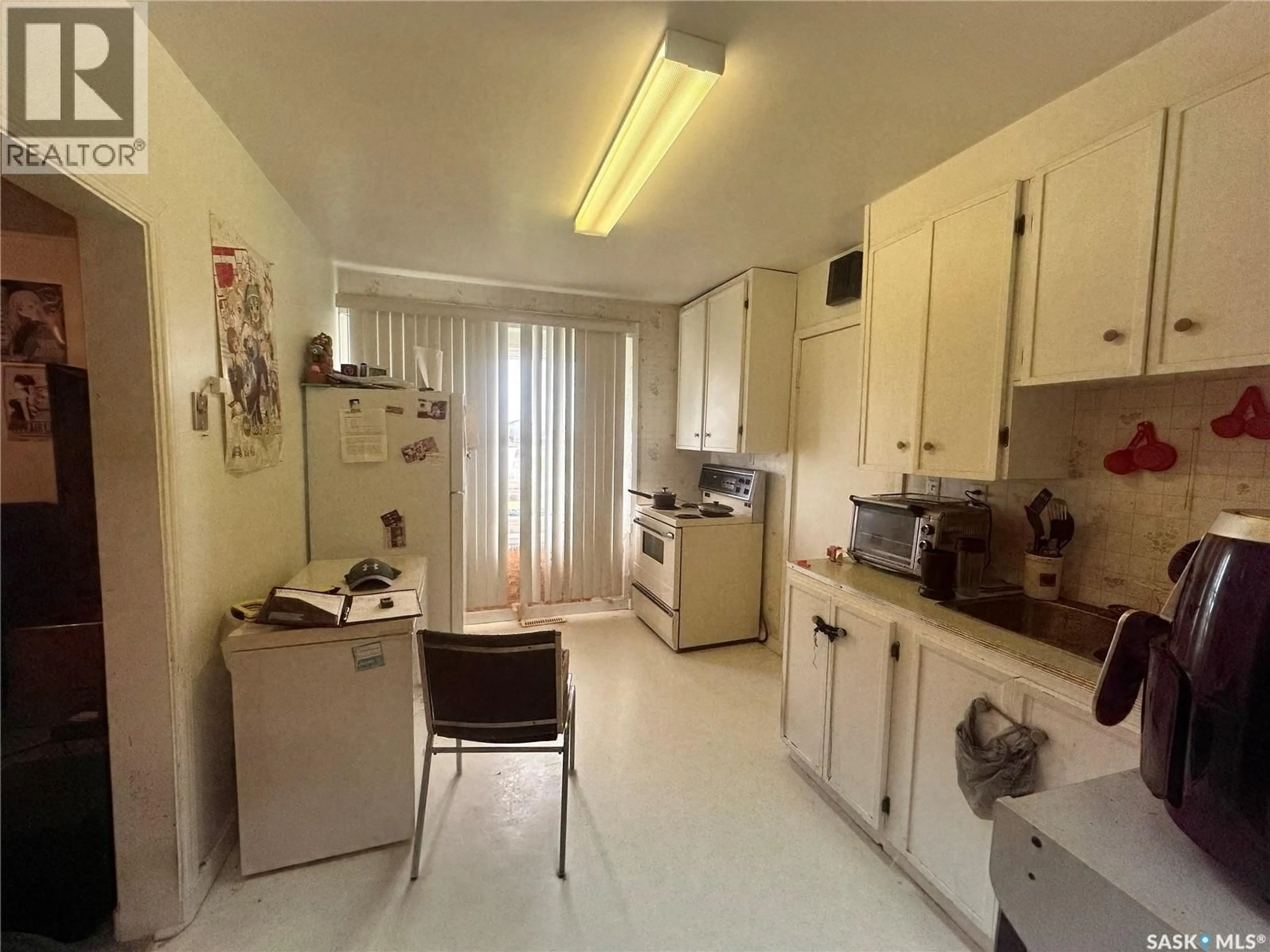 Standard kitchen, unknown for 517 7TH STREET, Wynyard Saskatchewan S0A4T0