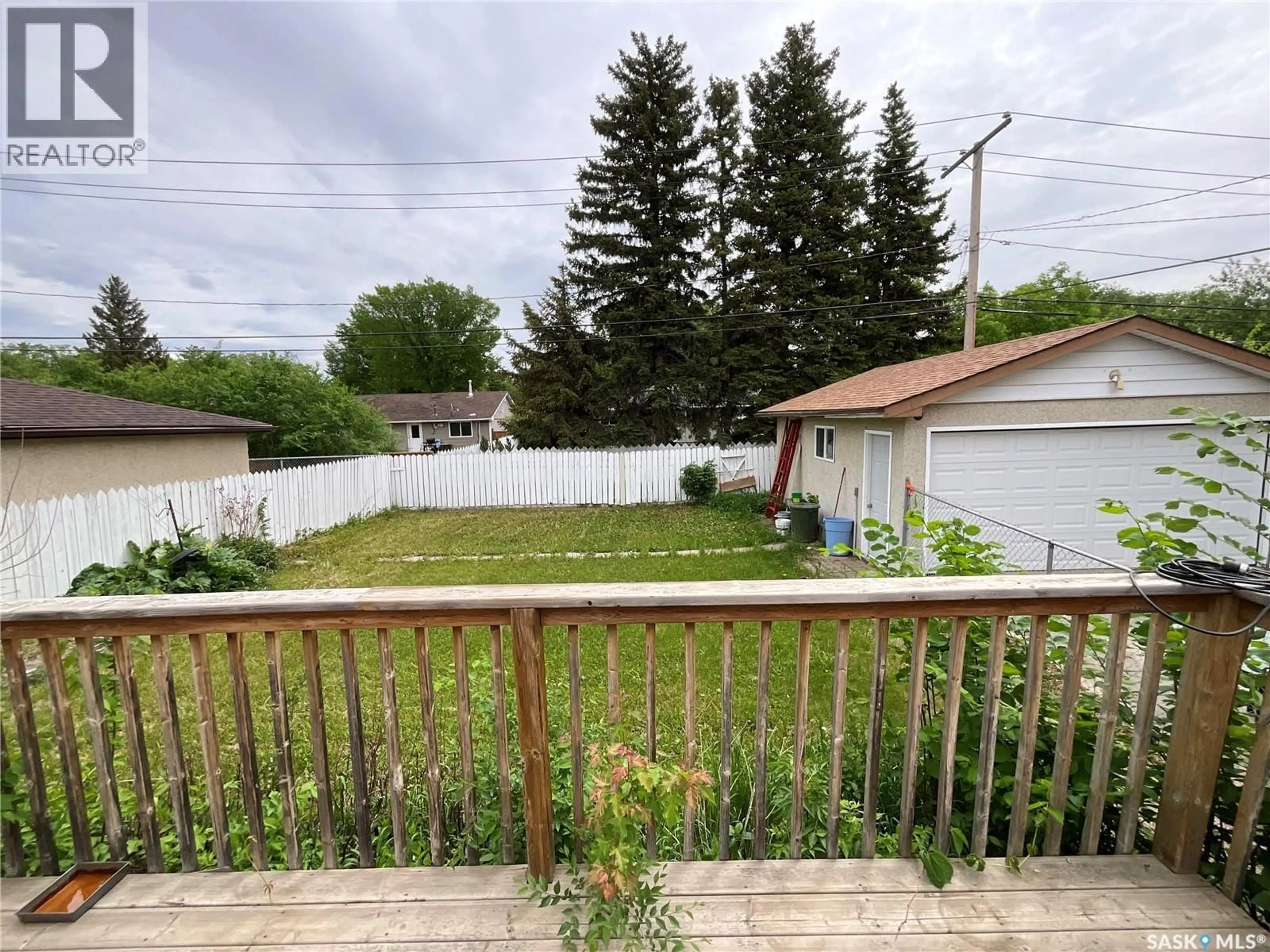 Patio, unknown for 337 MCINTOSH STREET, Regina Saskatchewan S4R5A1