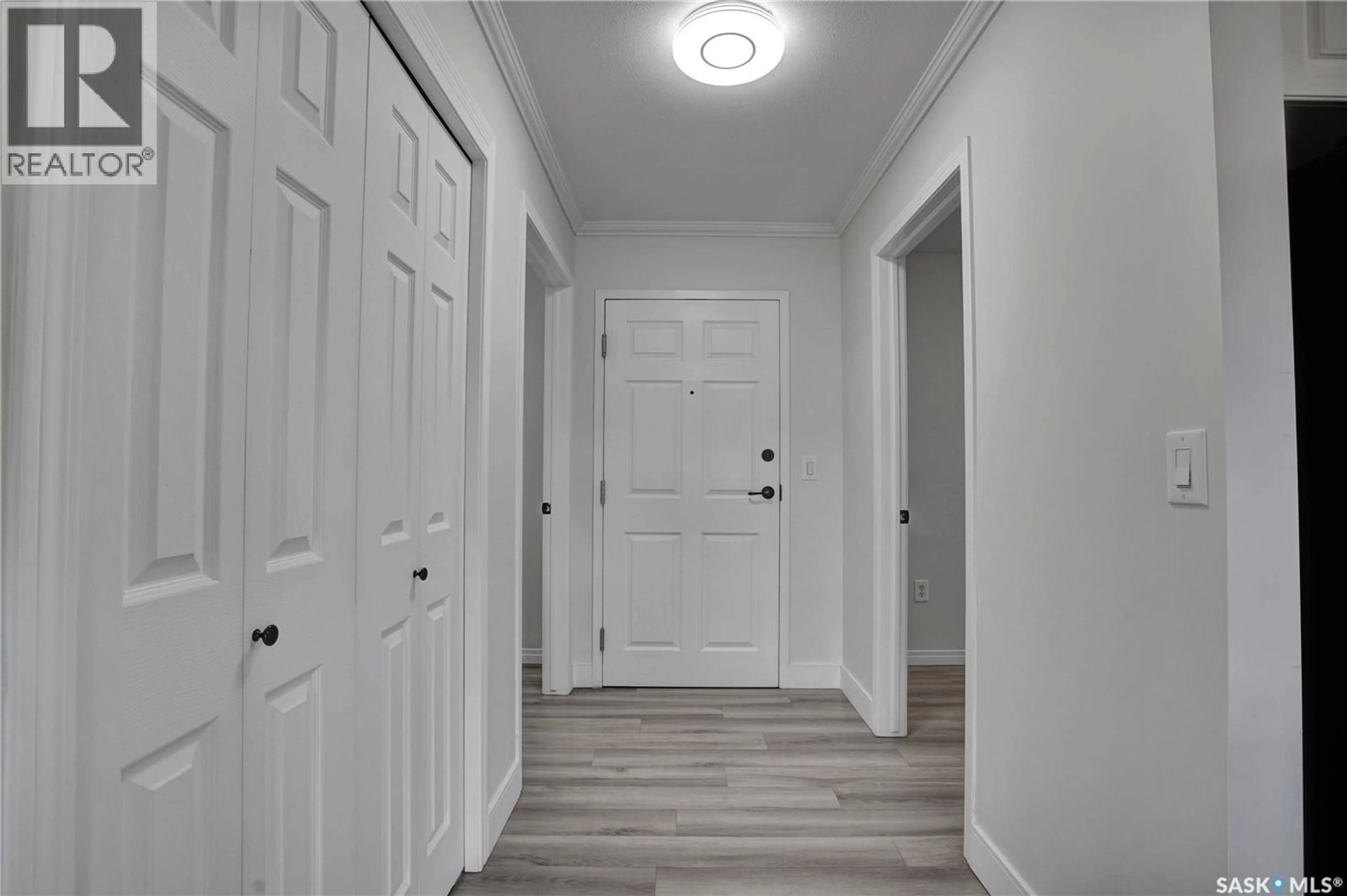 Indoor entryway for 600 - 405 CENTENNIAL BOULEVARD, Warman Saskatchewan S0K4S1