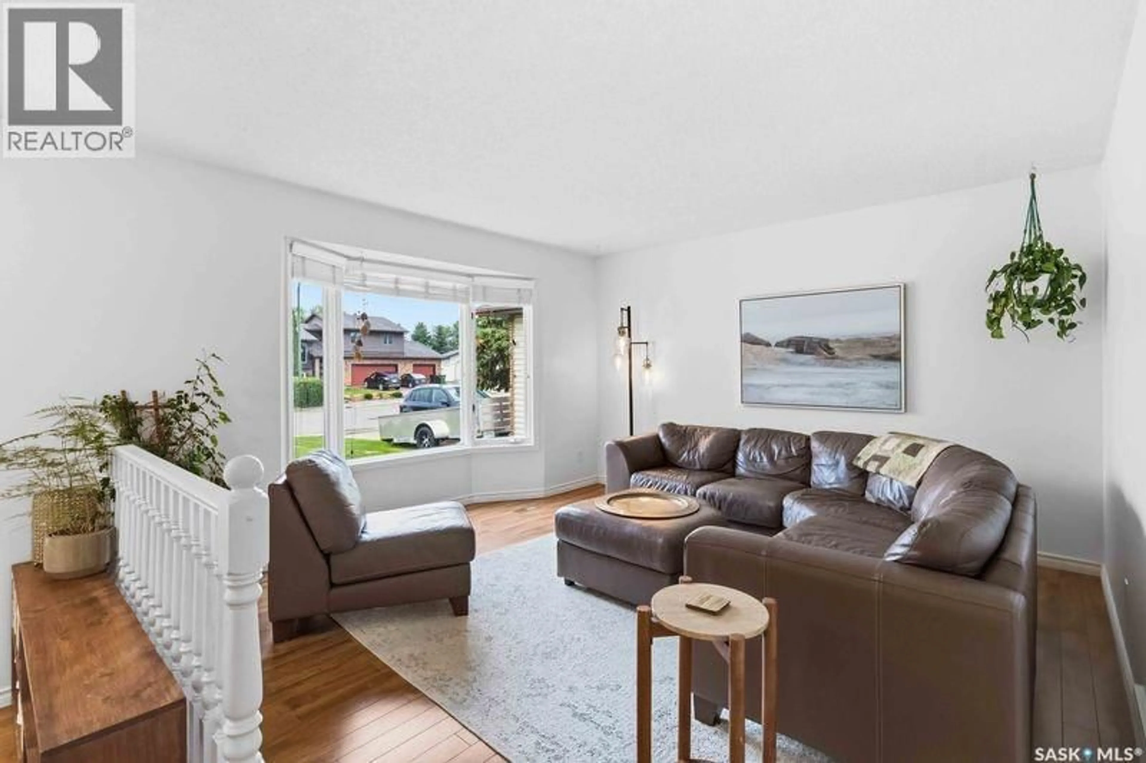 Living room with furniture, unknown for 142 NEUSCH CRESCENT, Saskatoon Saskatchewan S7K7V3