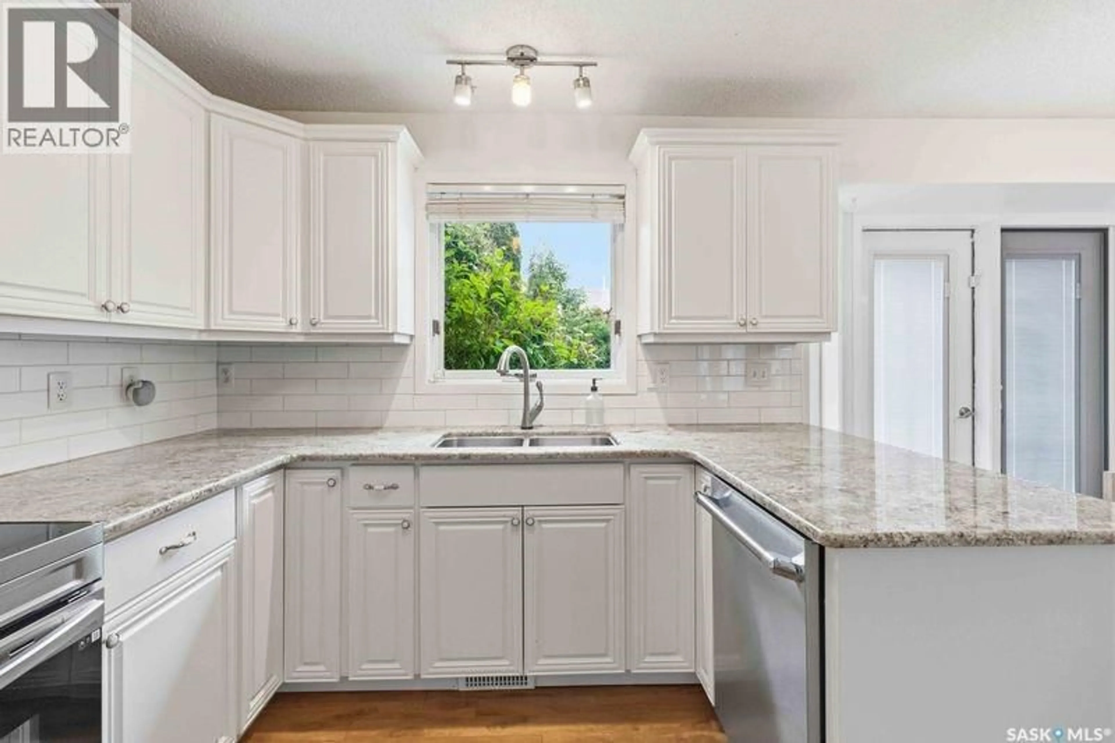 Standard kitchen, ceramic/tile floor for 142 NEUSCH CRESCENT, Saskatoon Saskatchewan S7K7V3