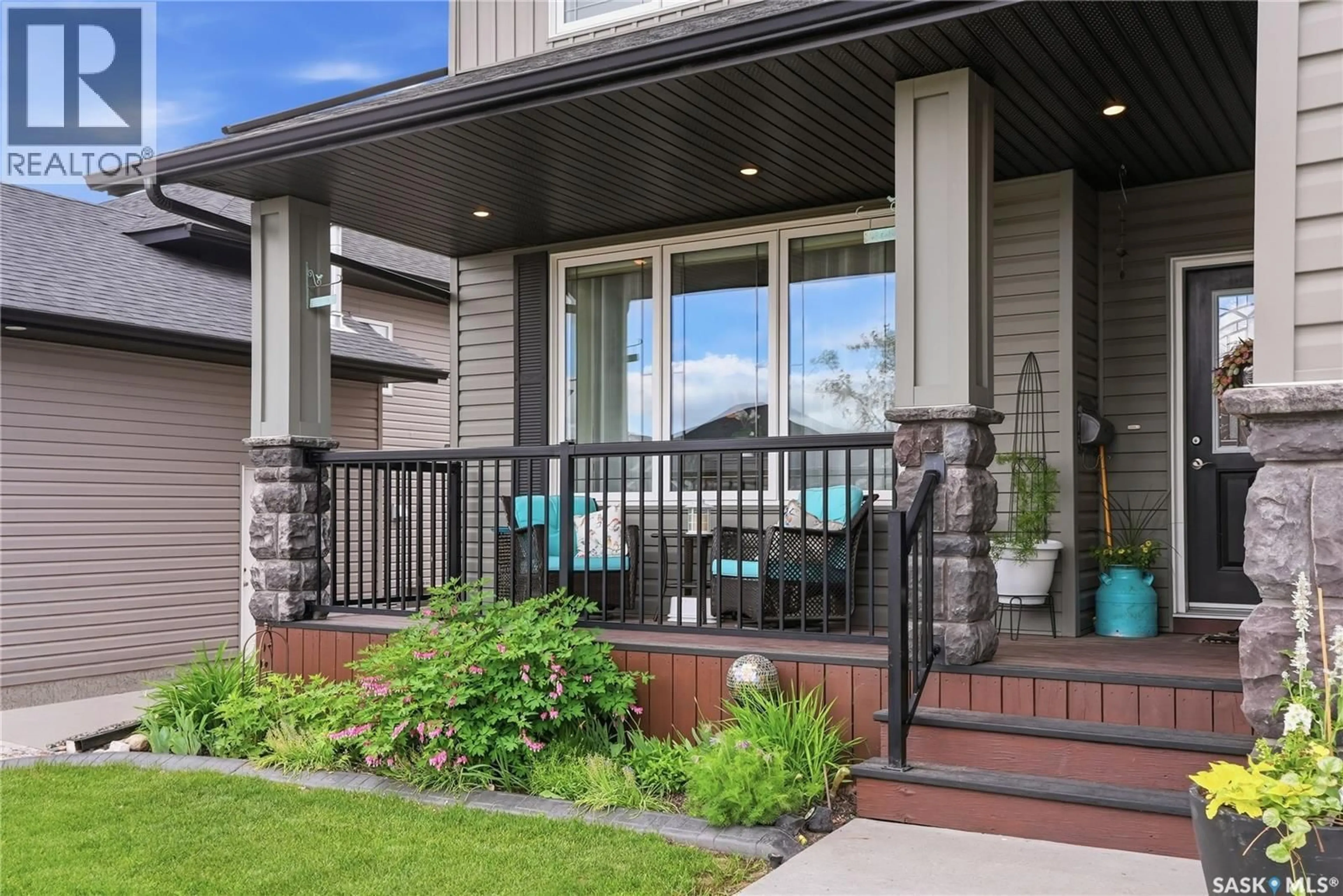 Patio, street for 517 PALMER CRESCENT, Warman Saskatchewan S0K4S1