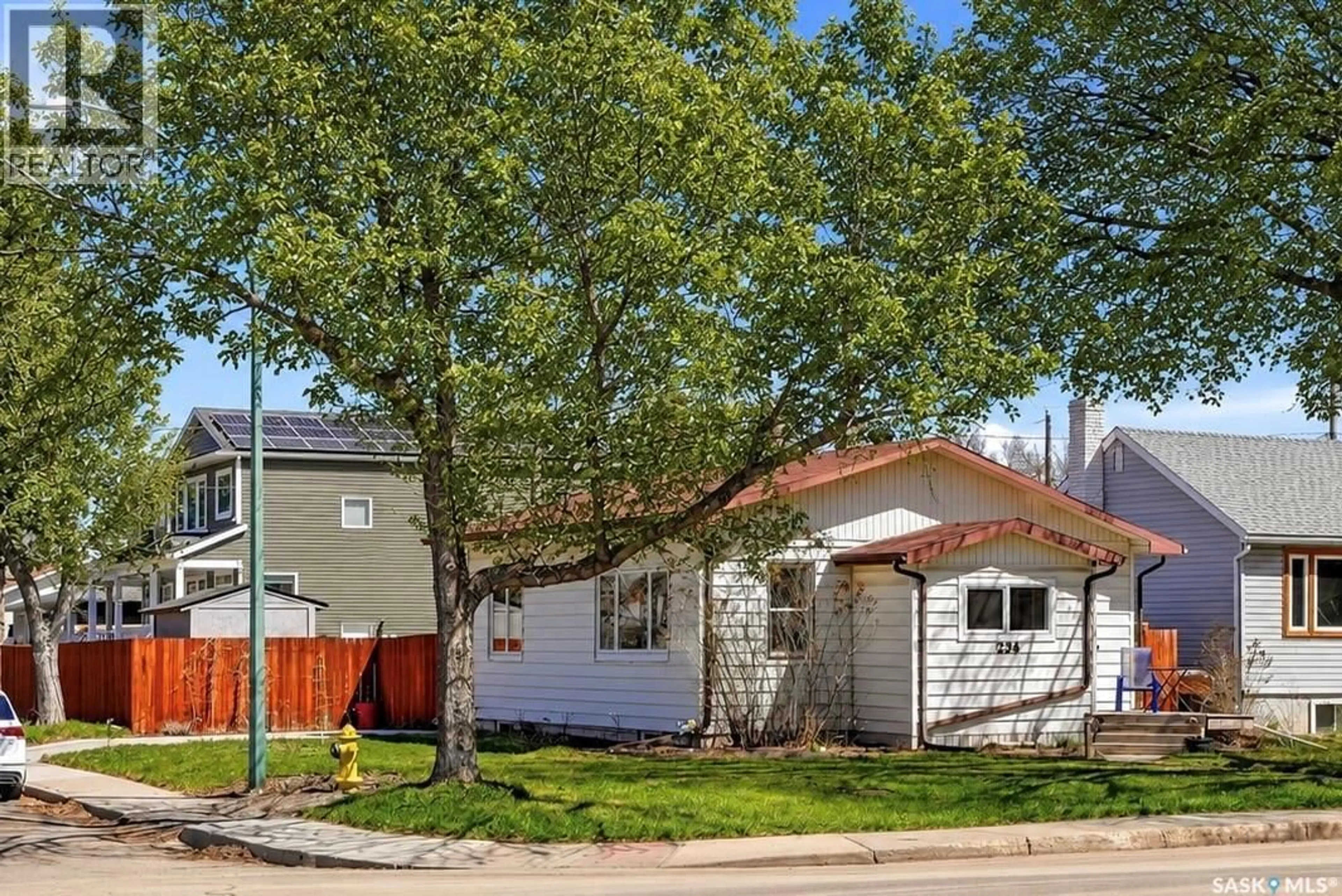 Home with vinyl exterior material, street for 234 BROADWAY AVENUE, Regina Saskatchewan S4N1B3