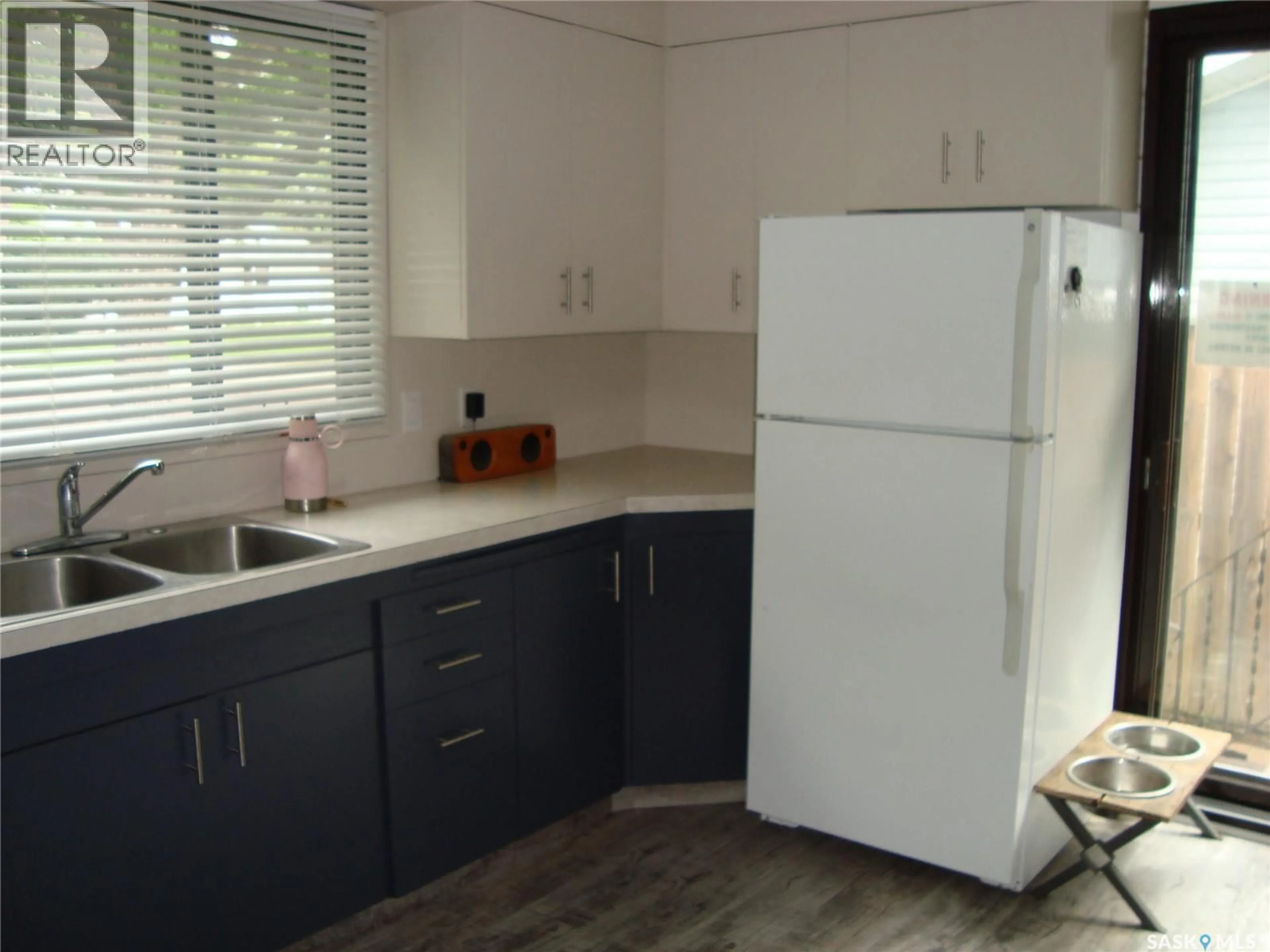 Standard kitchen, unknown for 1430 TAYLOR DRIVE, Swift Current Saskatchewan S9H1M9