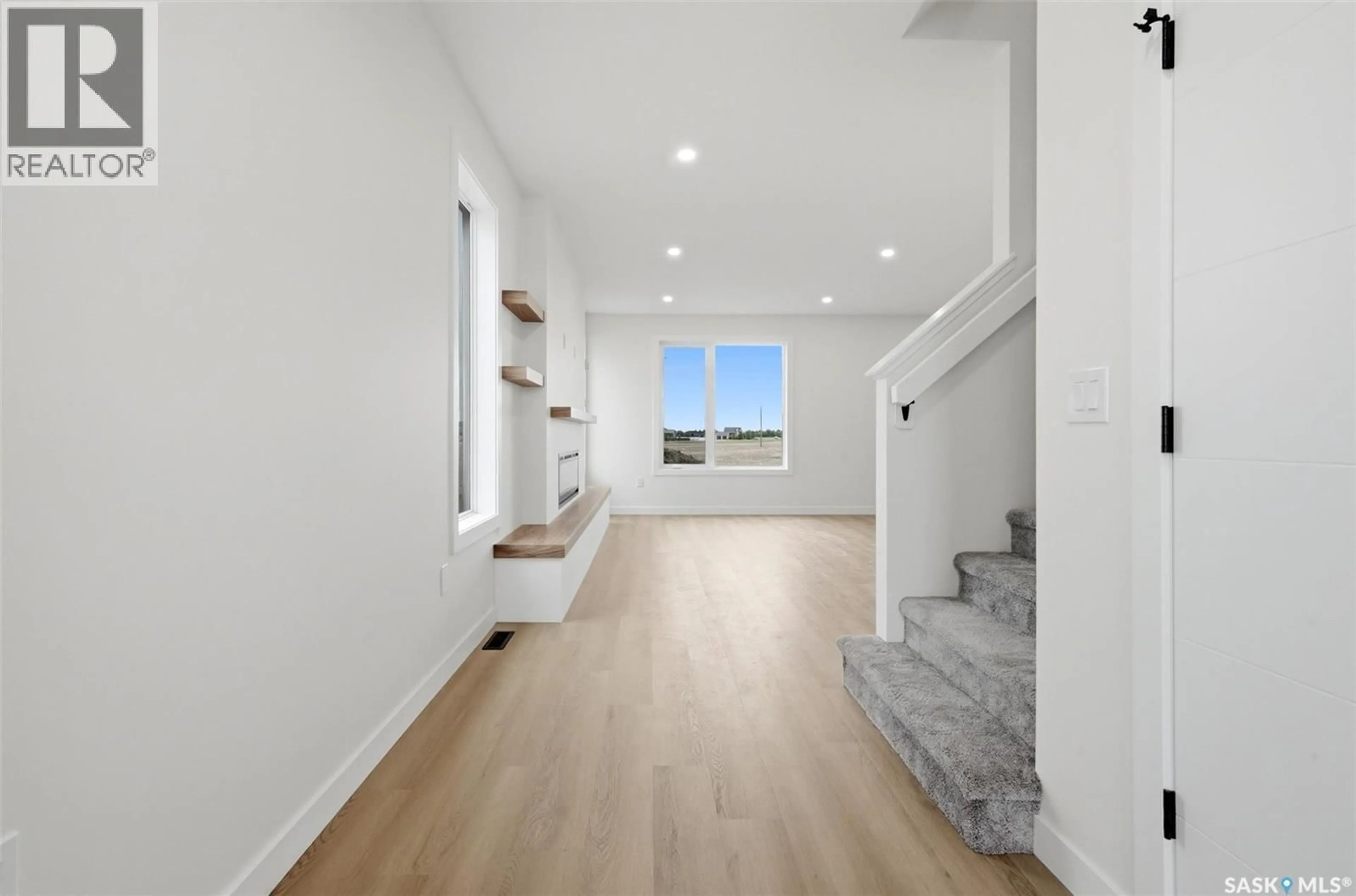 Indoor entryway for 55 COUNTRY ROAD, Lumsden Saskatchewan S0G3C0