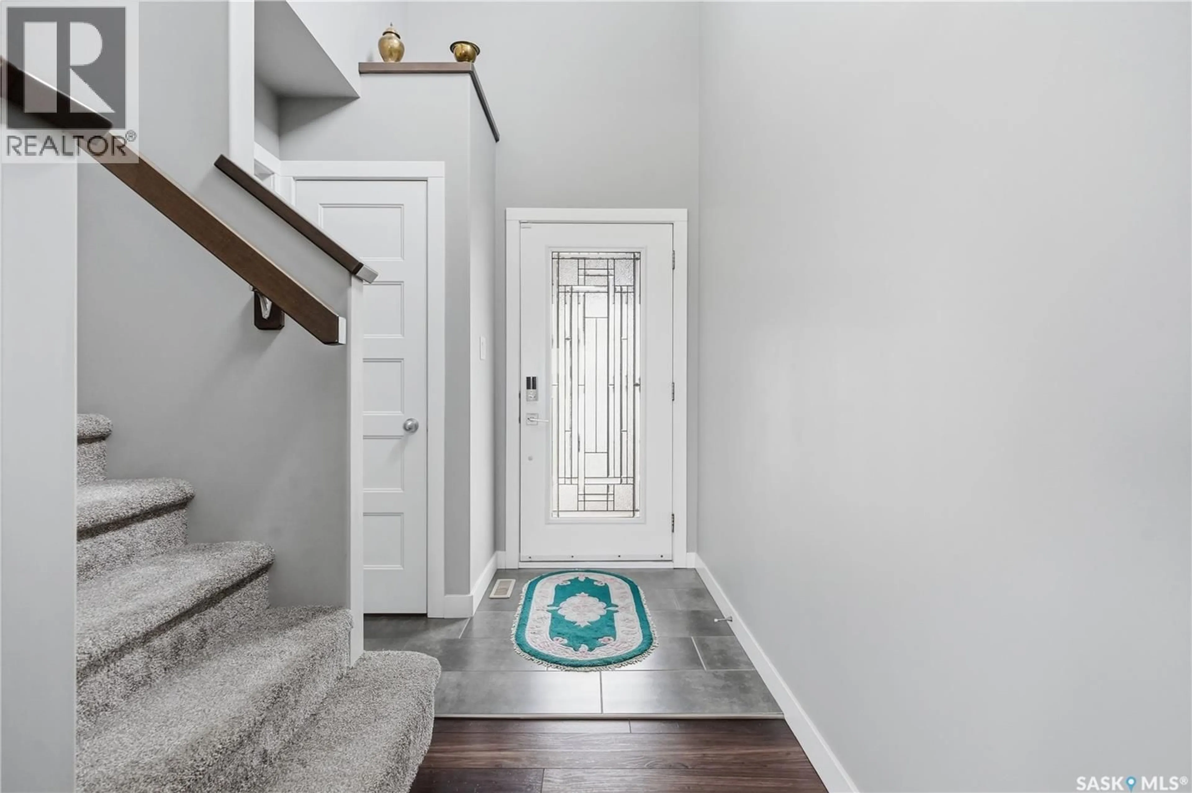 Indoor entryway for 4009 ALTON CRESCENT, Regina Saskatchewan S4W0H6