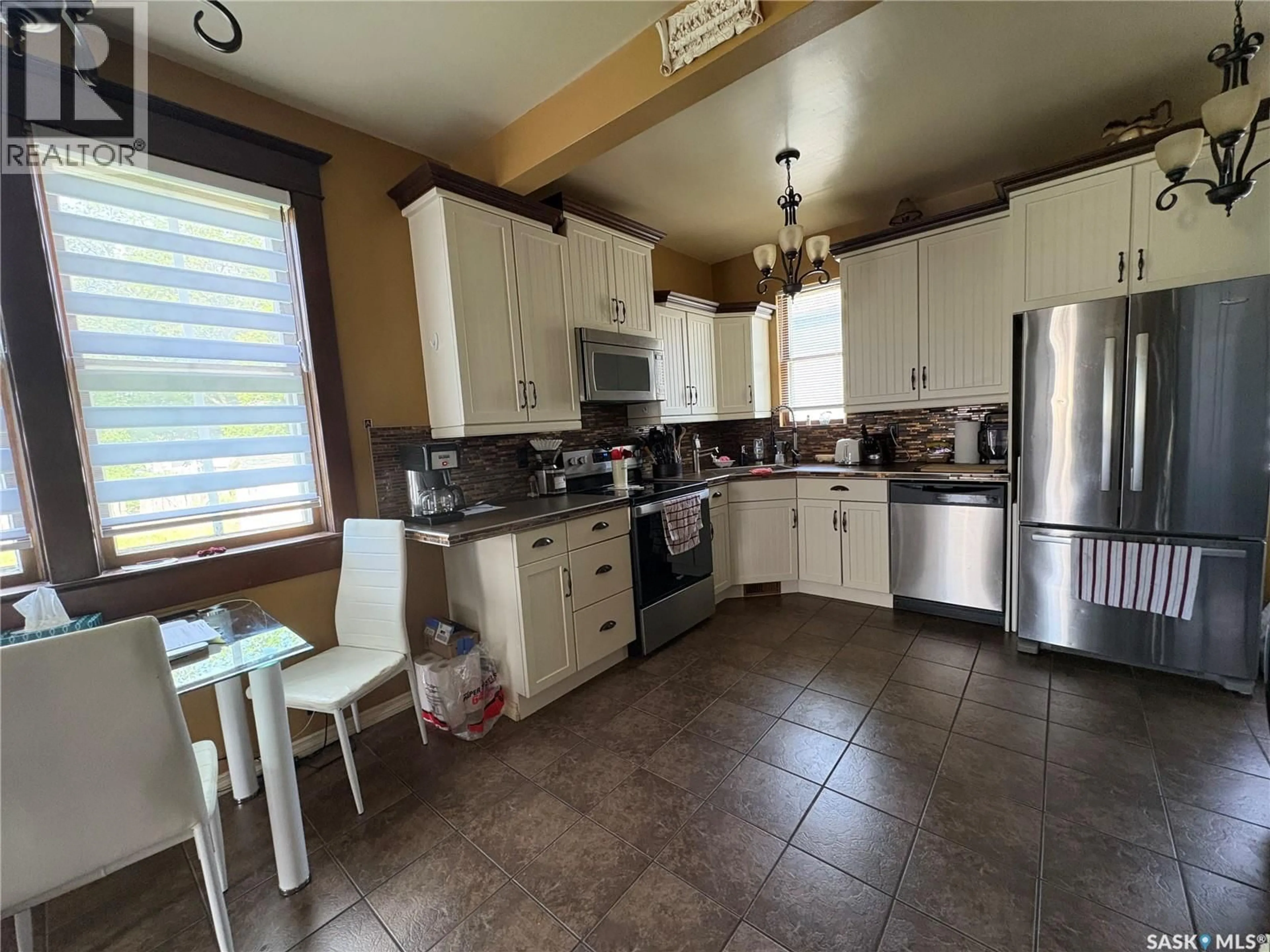 Standard kitchen, unknown for 138 FIRST AVENUE, Yorkton Saskatchewan S3N1J8