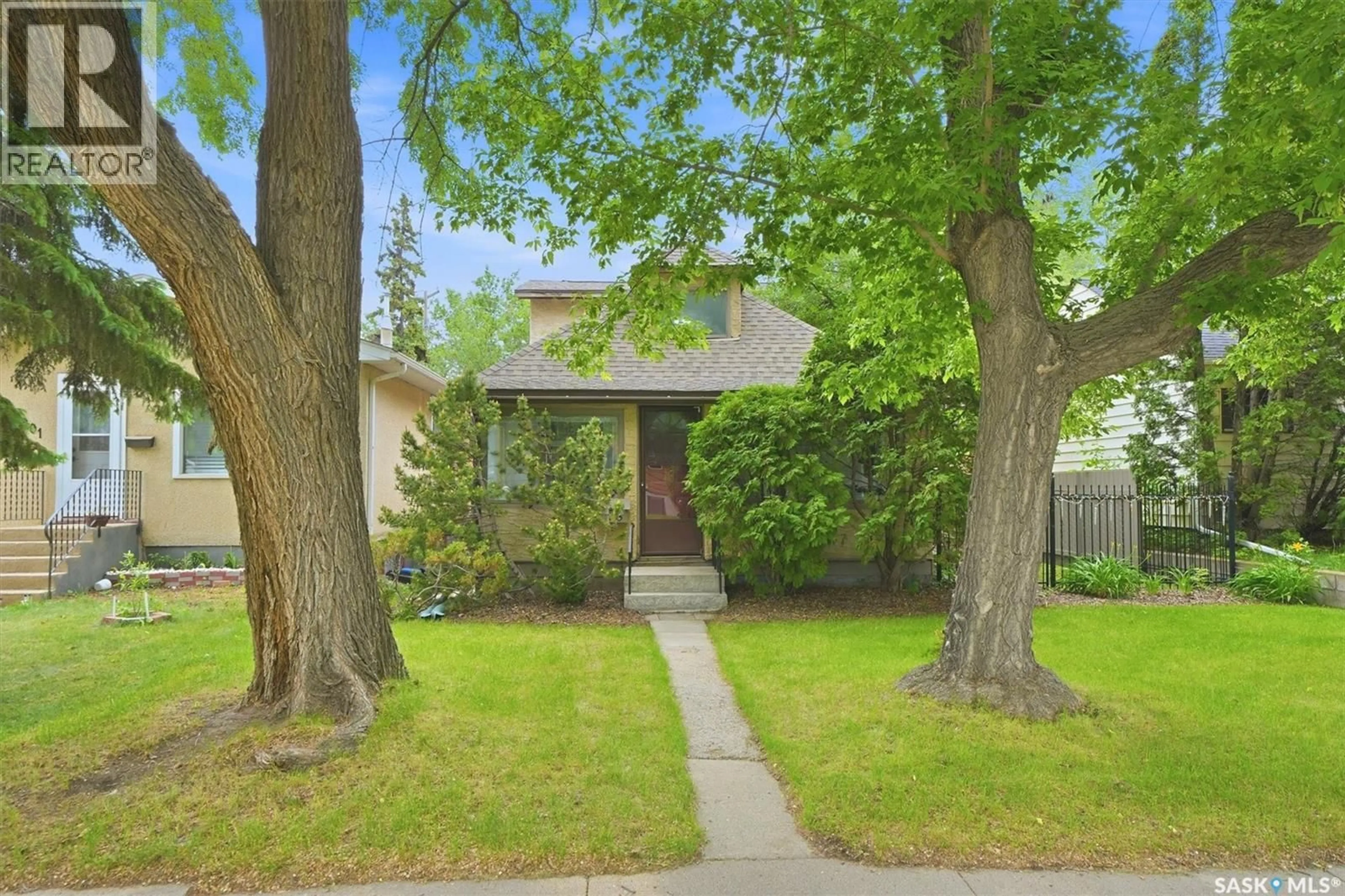 Unknown for 1003 6TH STREET, Saskatoon Saskatchewan S7H1E1