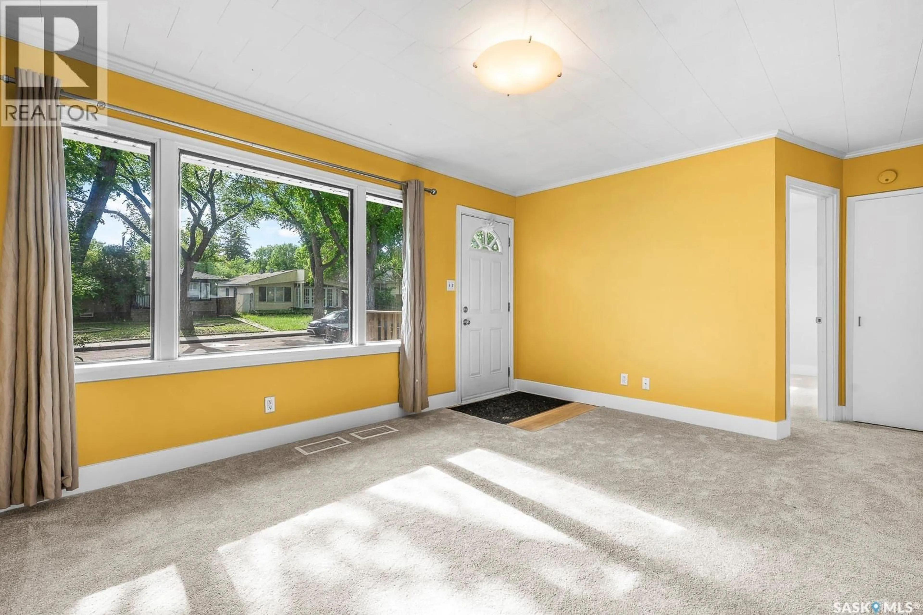 Indoor entryway for 1324 FORGET STREET, Regina Saskatchewan S4T4Y1