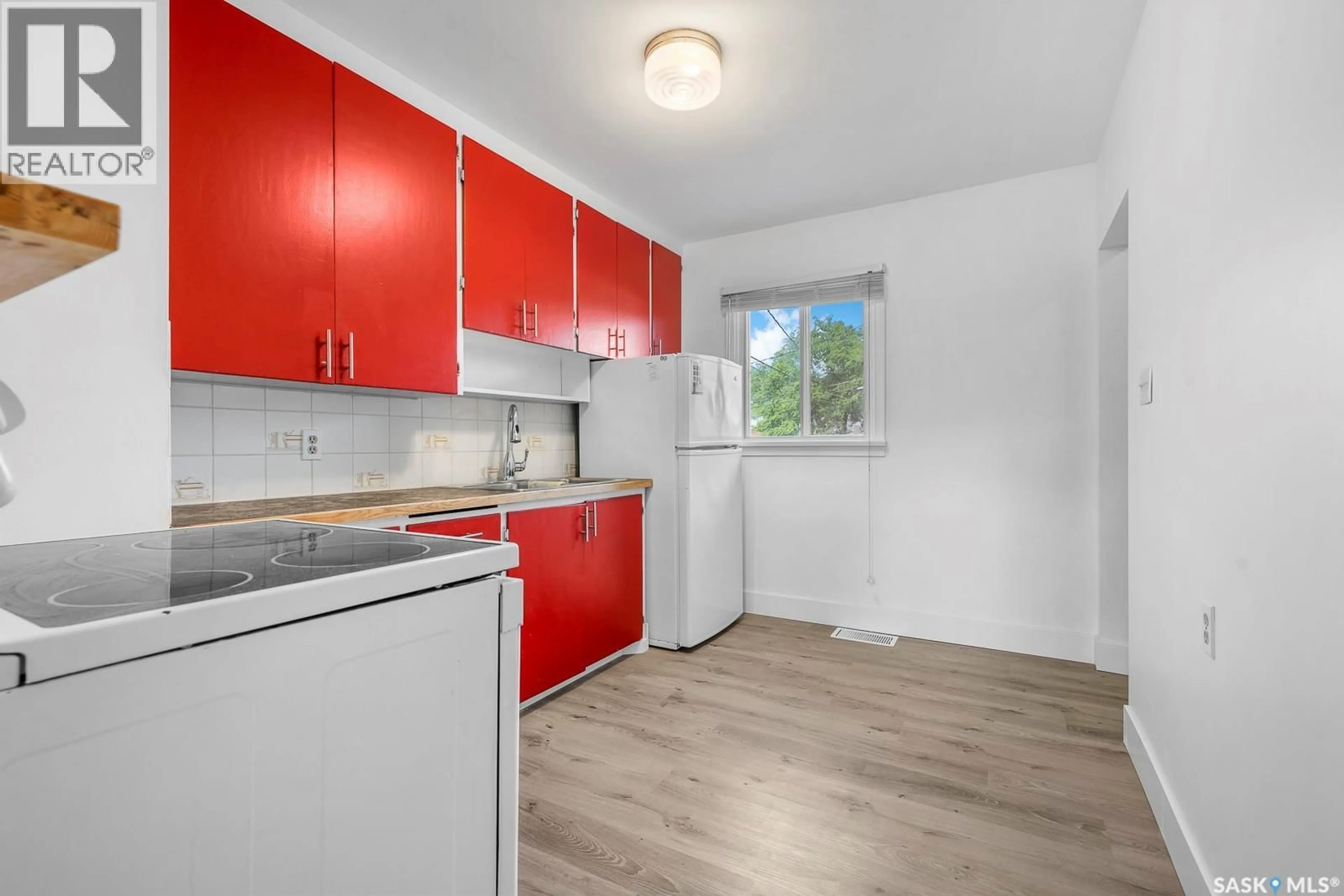 Standard kitchen, wood/laminate floor for 1324 FORGET STREET, Regina Saskatchewan S4T4Y1