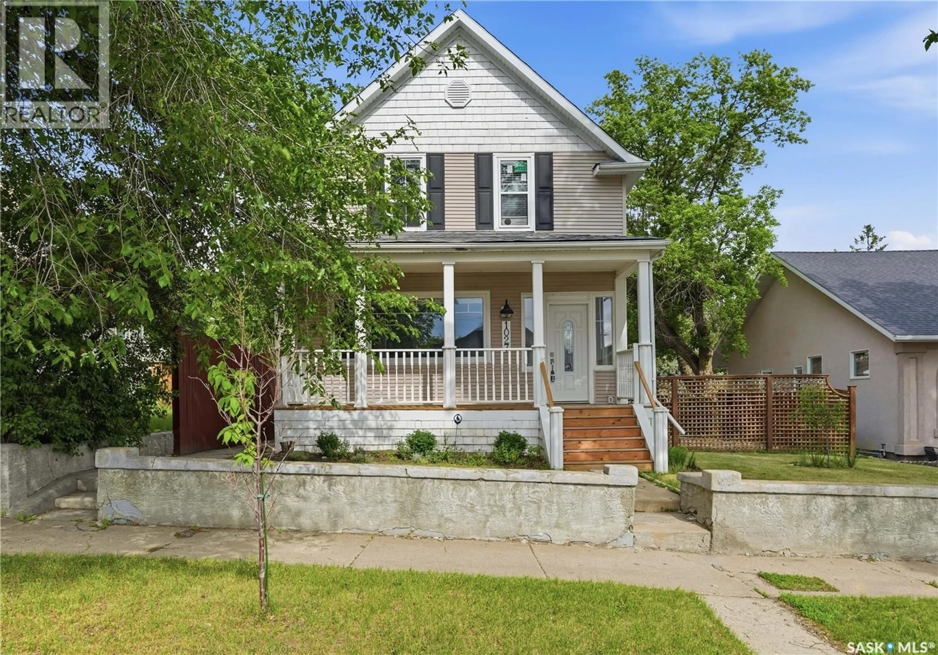 Home with vinyl exterior material, street for 1027 GRAFTON AVENUE, Moose Jaw Saskatchewan S6H3S2