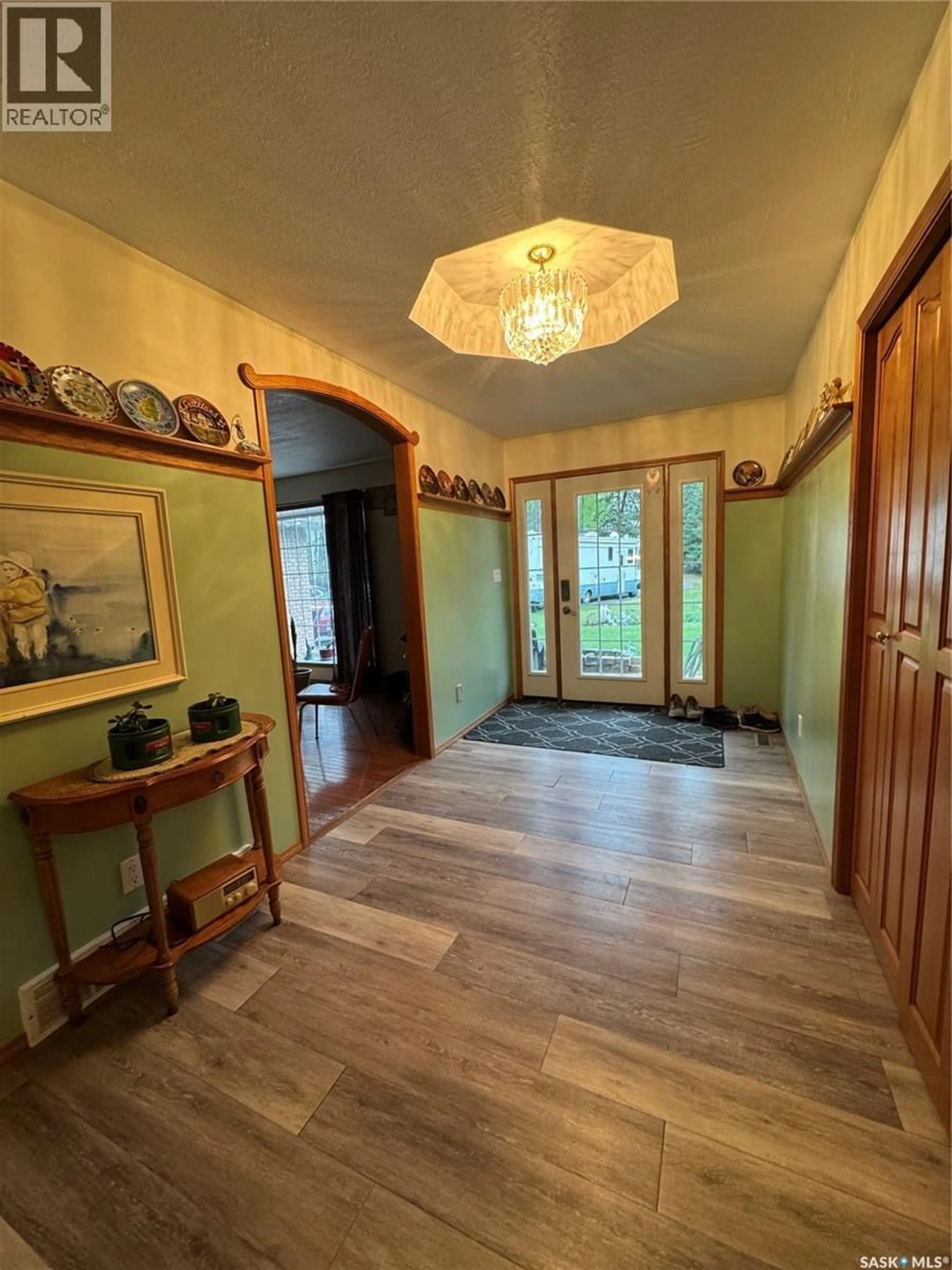 Indoor foyer for 4.11 WIZEWOOD ROAD, Hudson Bay Rm No. 394 Saskatchewan S0E0Y0