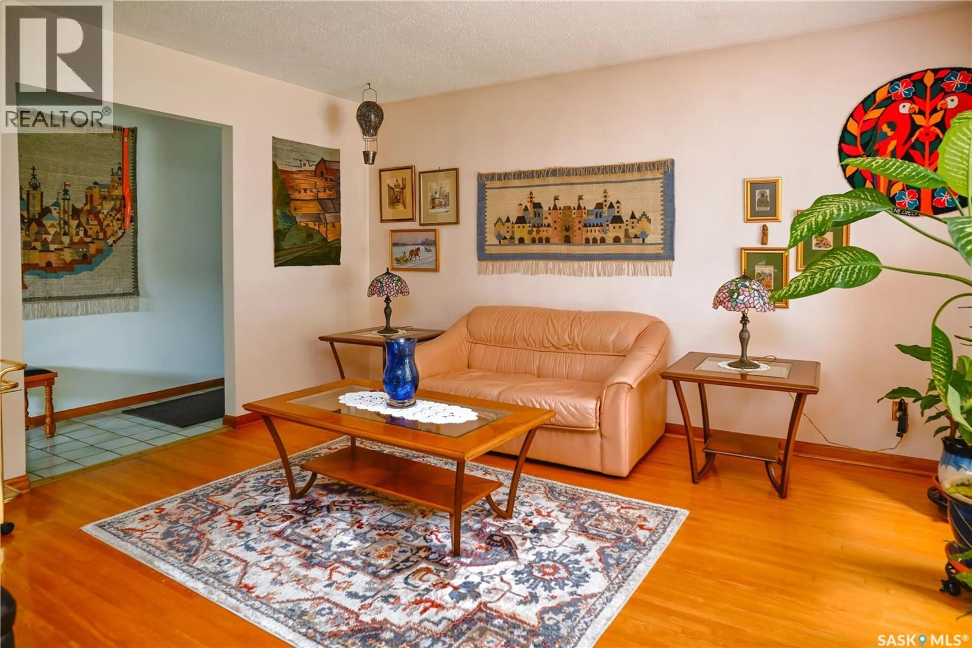 Living room with furniture, unknown for 75 RICHMOND CRESCENT, Saskatoon Saskatchewan S7K1A9