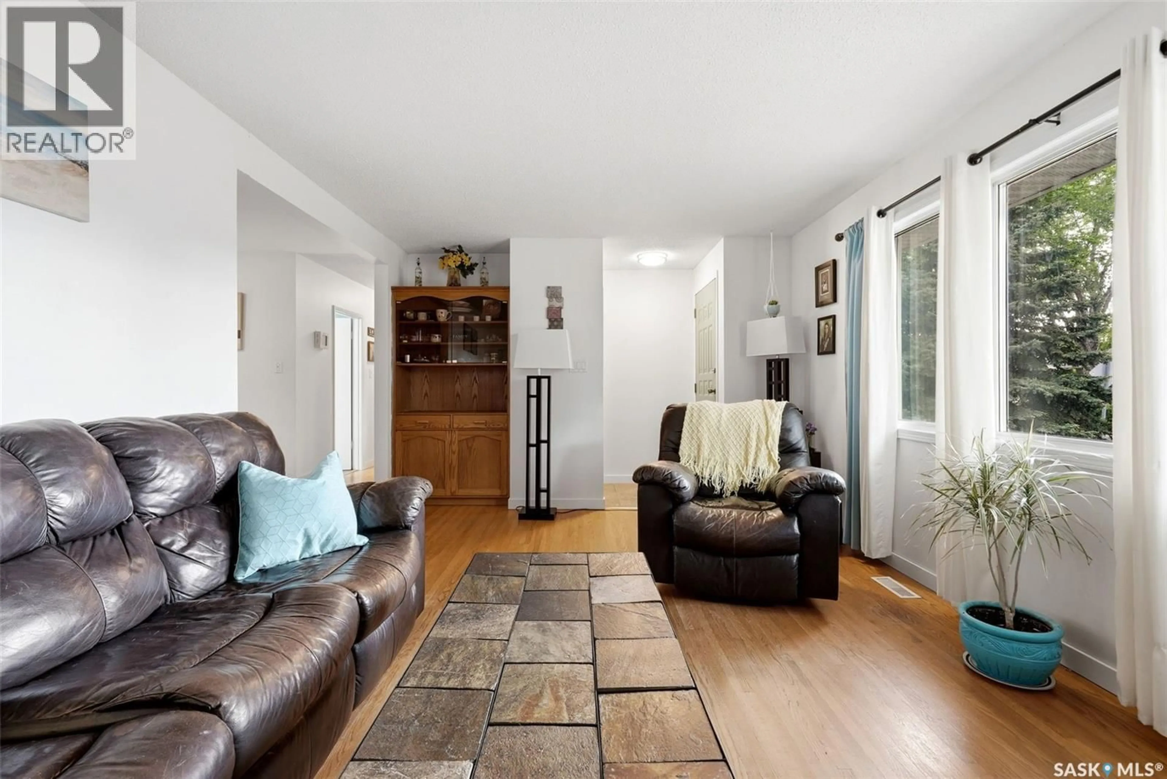 Living room with furniture, unknown for 59 ELMVIEW ROAD, Regina Saskatchewan S4R0B4
