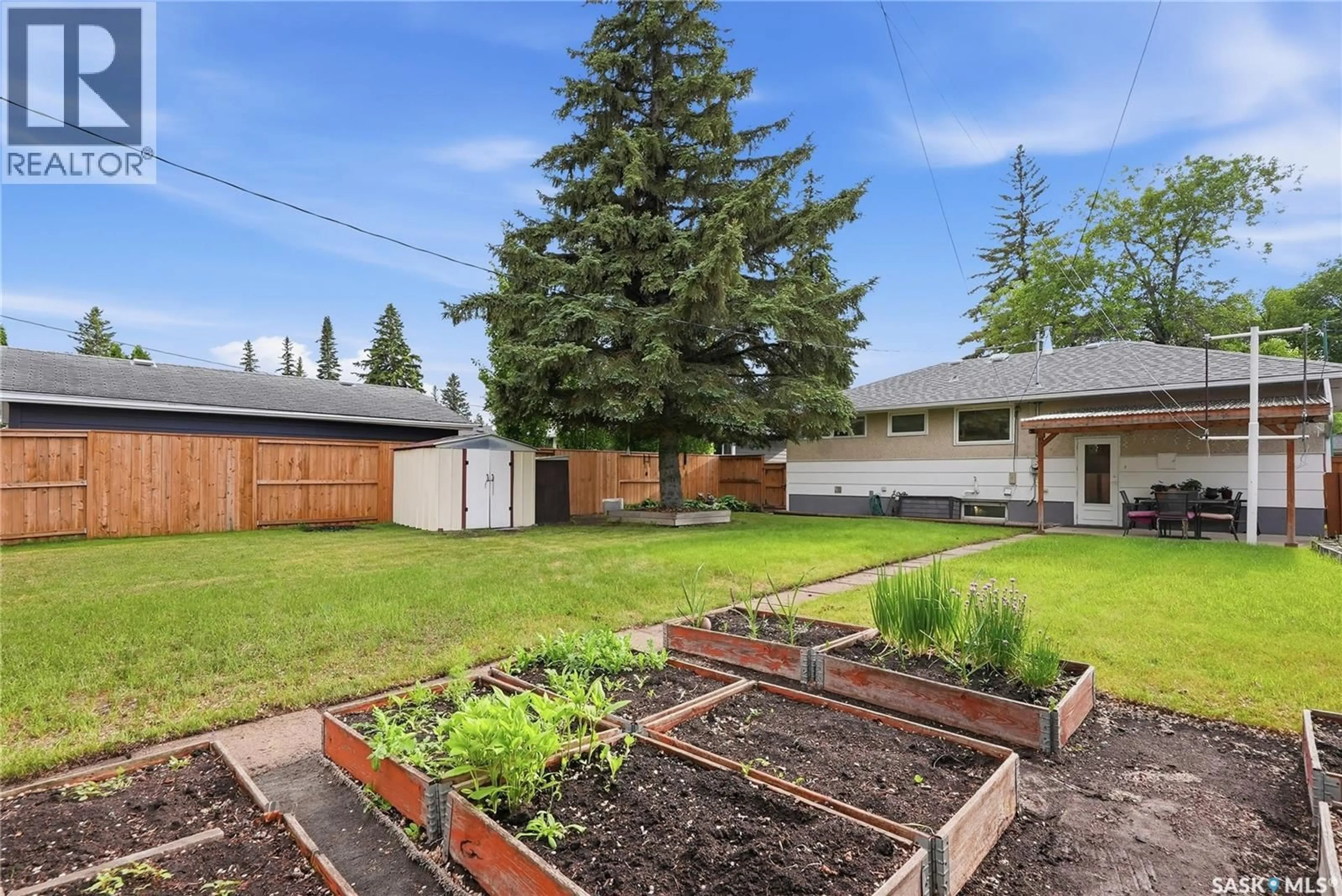 Patio, street for 2321 MUNROE AVENUE, Saskatoon Saskatchewan S7J1S4