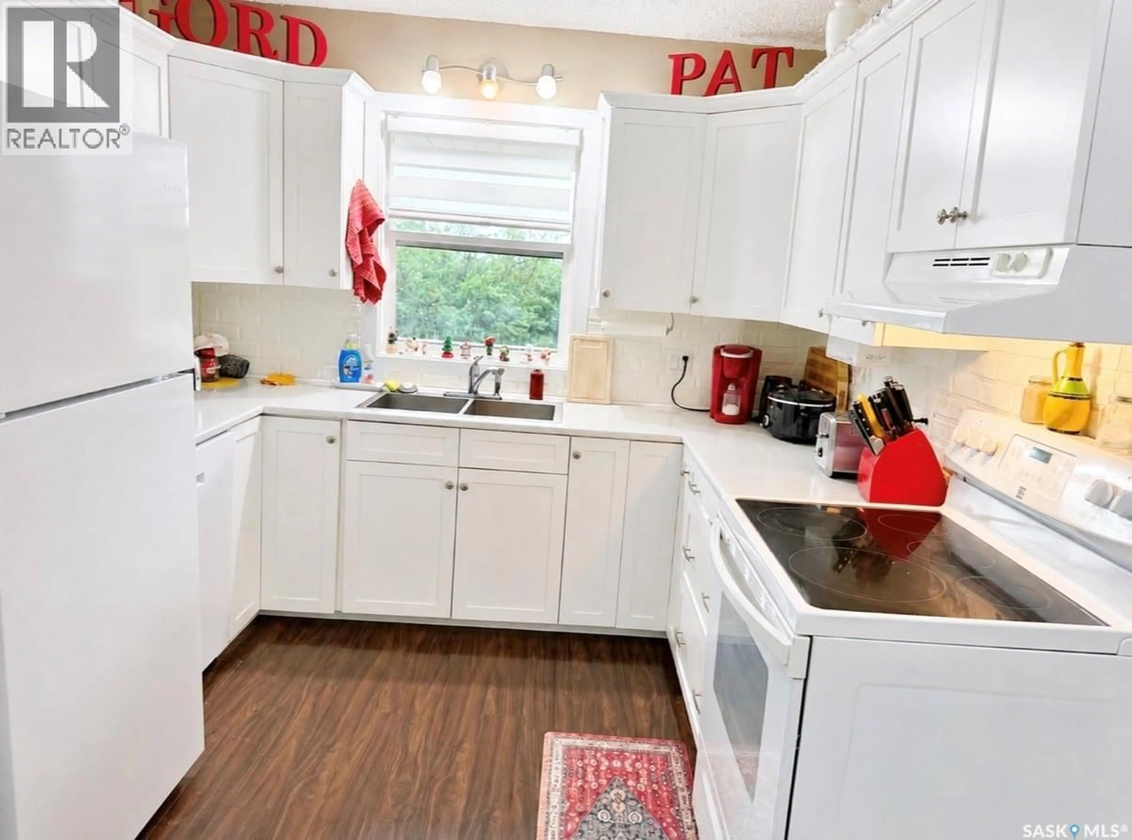Standard kitchen, unknown for 416 REED STREET, Morse Saskatchewan S0H3C0