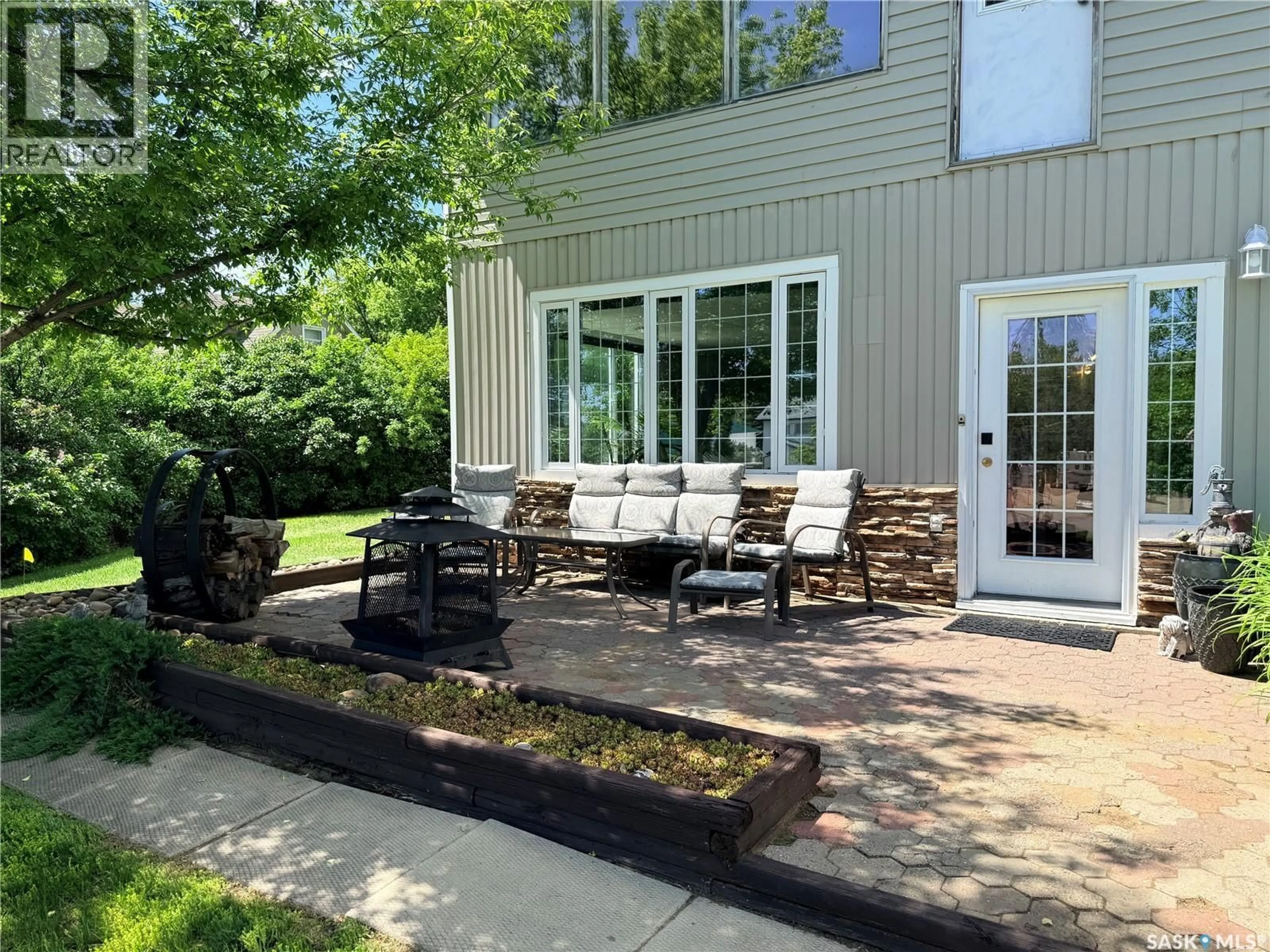 Patio, street for 211 WALL RIDGE TRAIL, Lac Pelletier Rm No. 107 Saskatchewan S0N2Y0