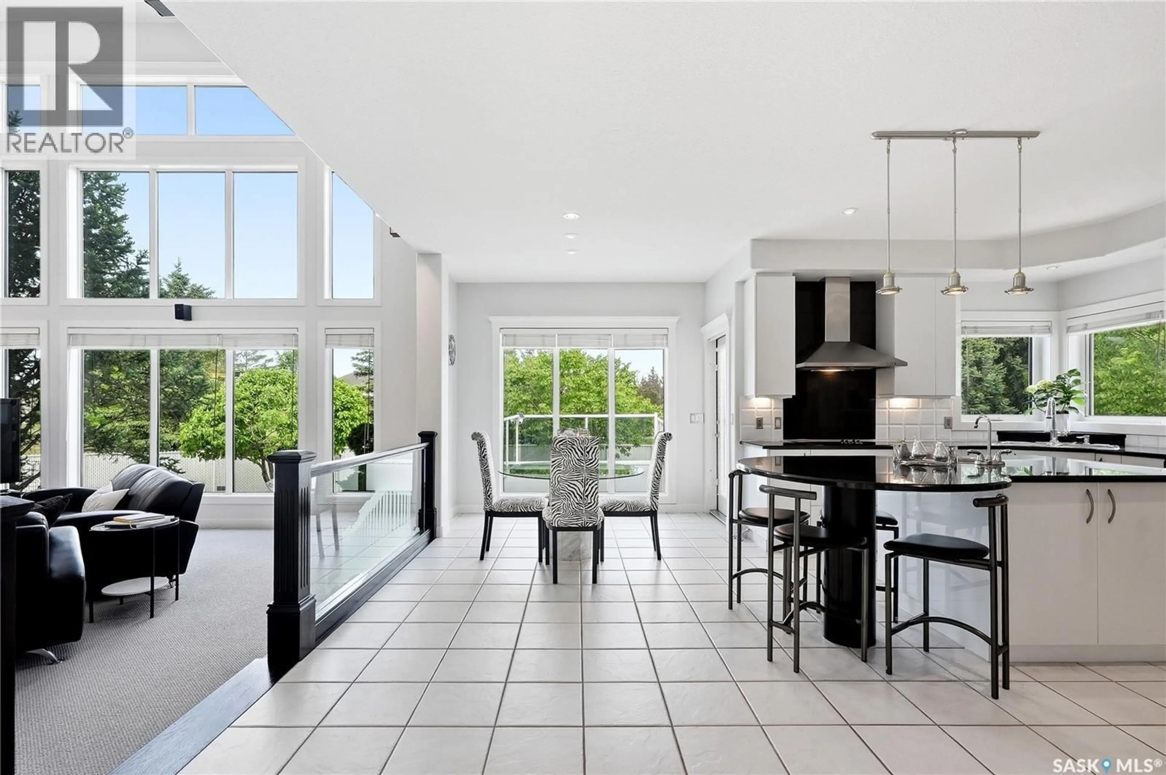 Contemporary kitchen, ceramic/tile floor for 214 MENDEL GREEN, Saskatoon Saskatchewan S7J5J7