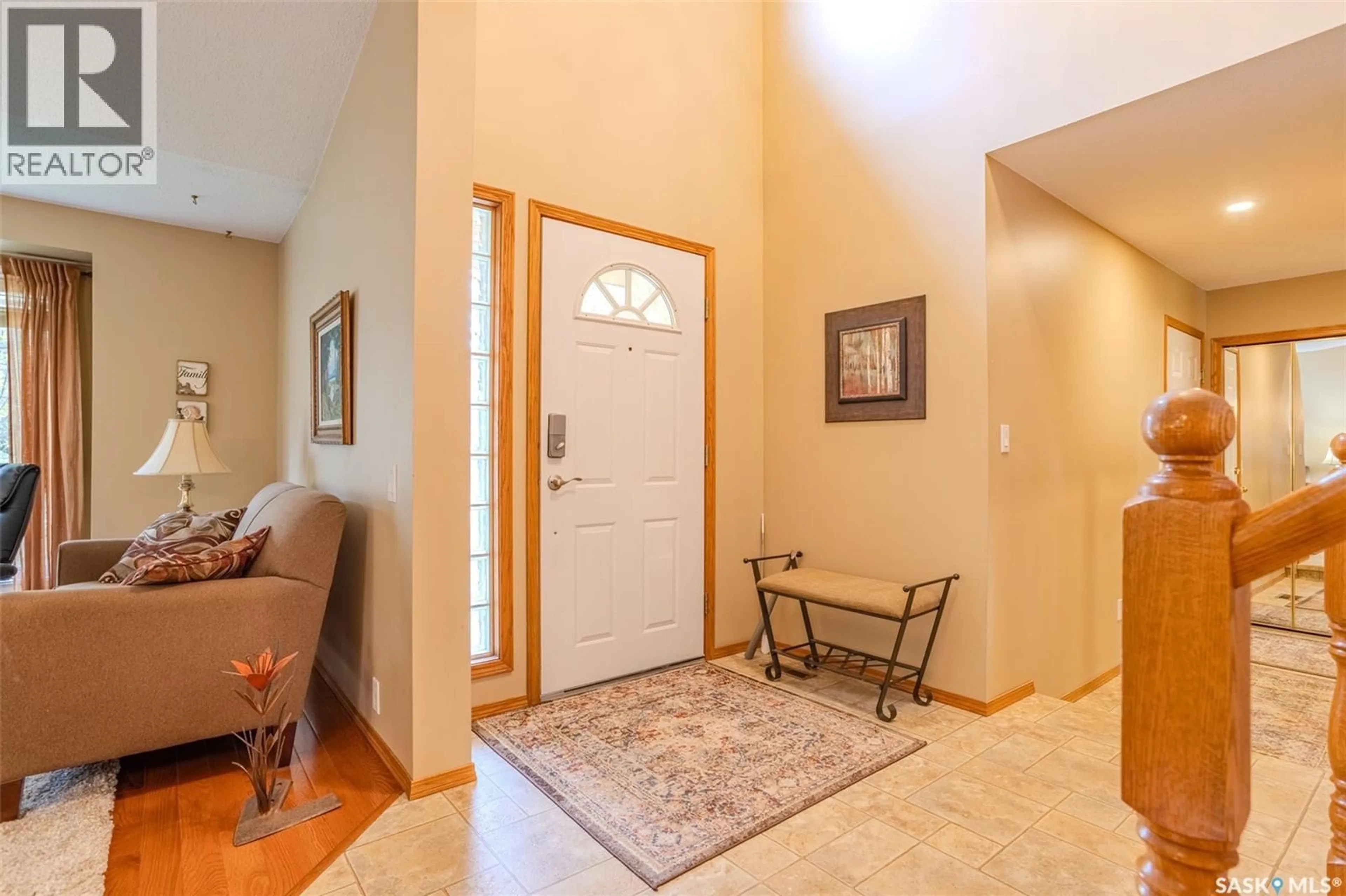 Indoor entryway for 406 BRAEBURN CRESCENT, Saskatoon Saskatchewan S7V1A5