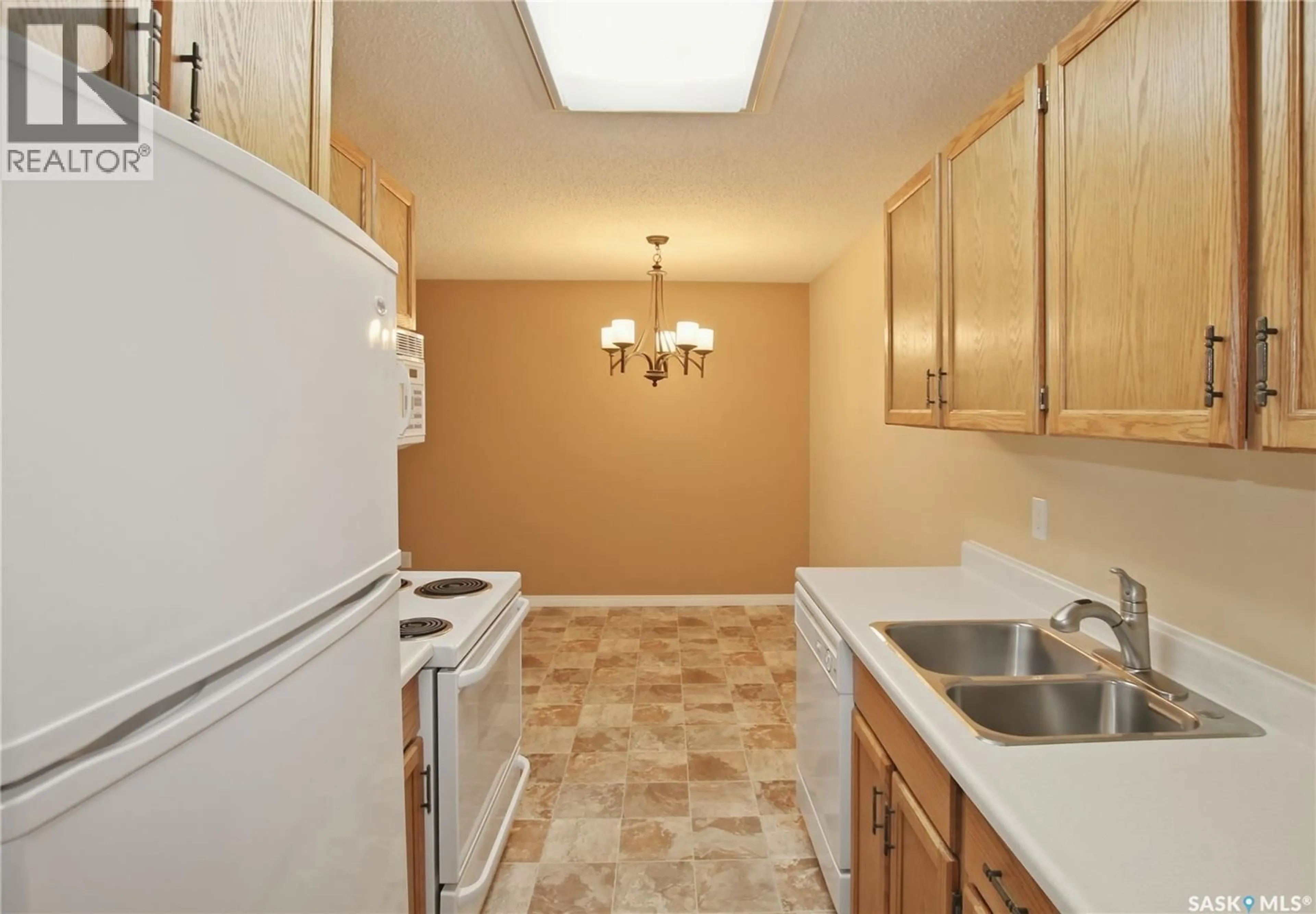 Standard kitchen, unknown for 205 - 1130 9TH AVENUE, Swift Current Saskatchewan S9H2S9
