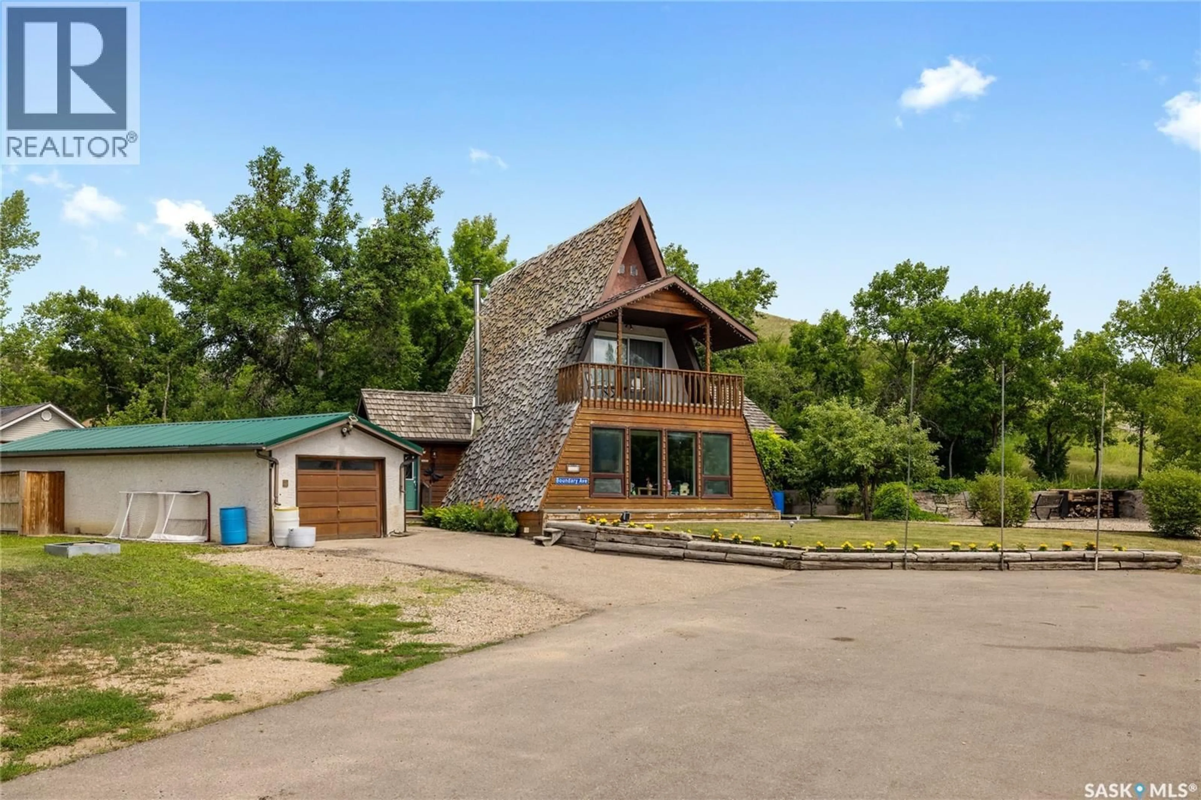 A pic from outside/outdoor area/front of a property/back of a property/a pic from drone, building for 172 BOUNDARY AVENUE, Katepwa Beach Saskatchewan S0G2Y0