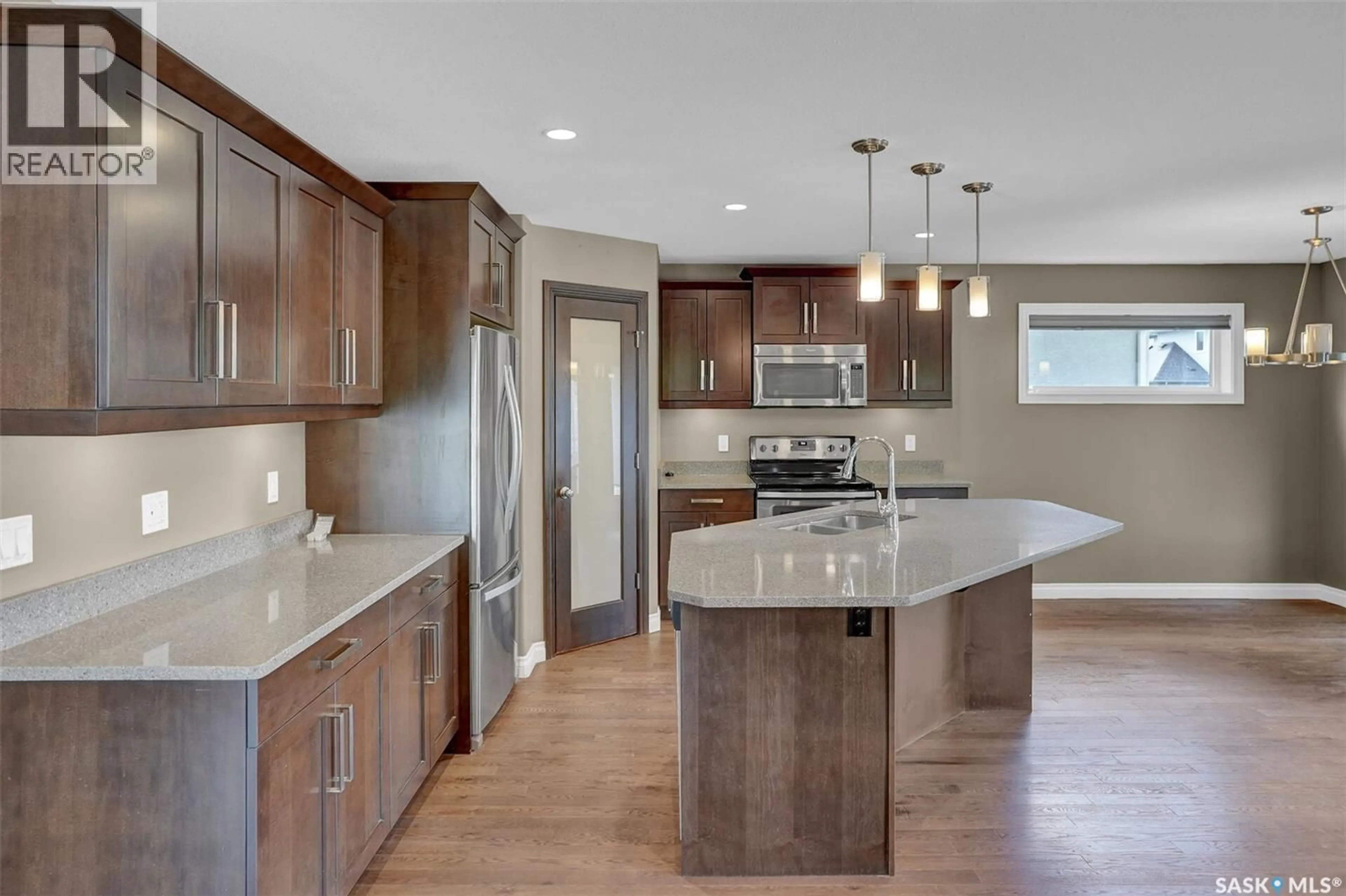 Open concept kitchen, unknown for 5460 MCKENNA CRESCENT, Regina Saskatchewan S4W0H3