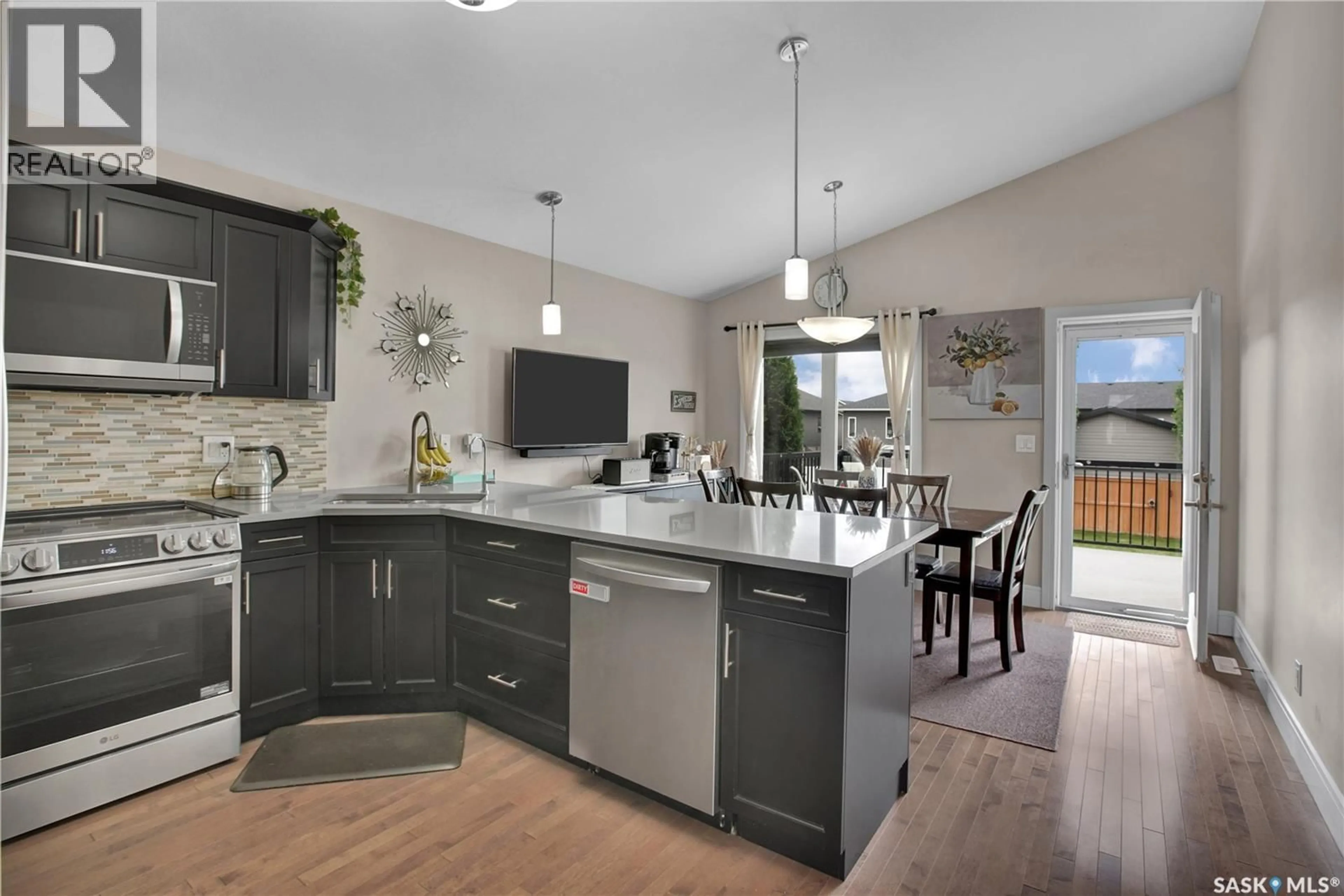 Open concept kitchen, unknown for 902 STONY CRESCENT, Martensville Saskatchewan S7K6K7