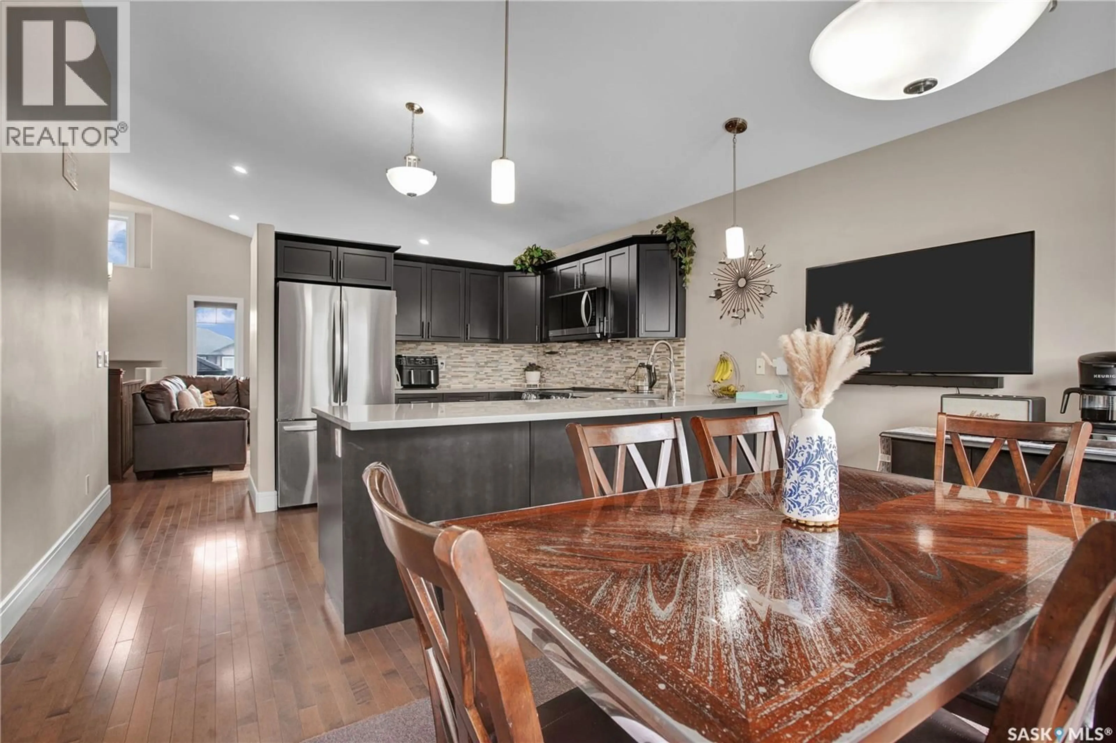 Open concept kitchen, unknown for 902 STONY CRESCENT, Martensville Saskatchewan S7K6K7