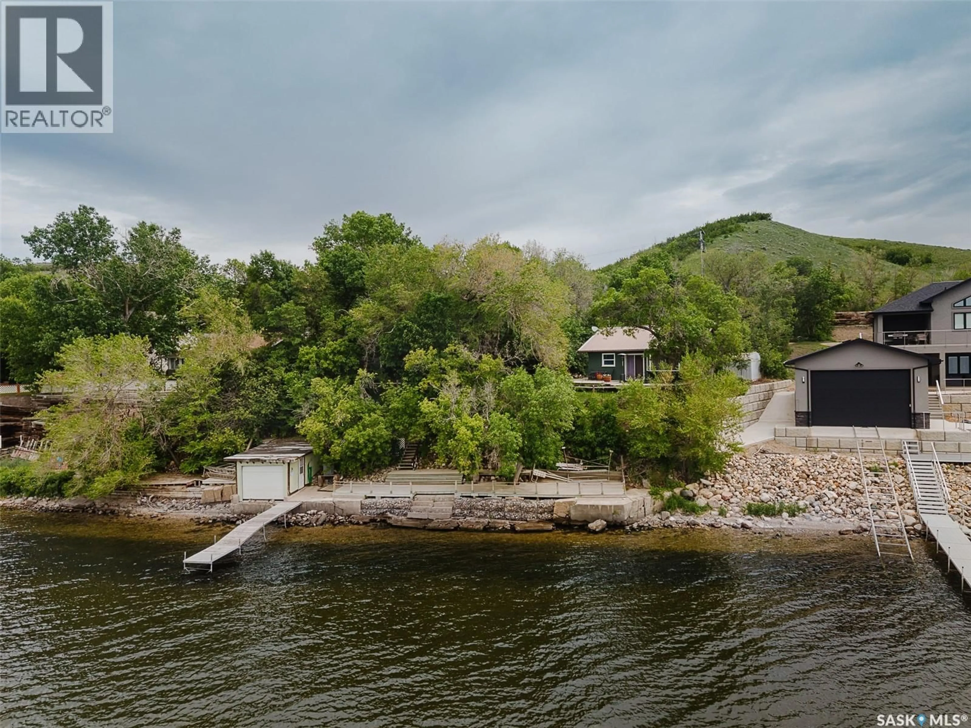 A pic from outside/outdoor area/front of a property/back of a property/a pic from drone, water/lake/river/ocean view for 512 FORT SAN ROAD, Fort San Saskatchewan S0G1S0