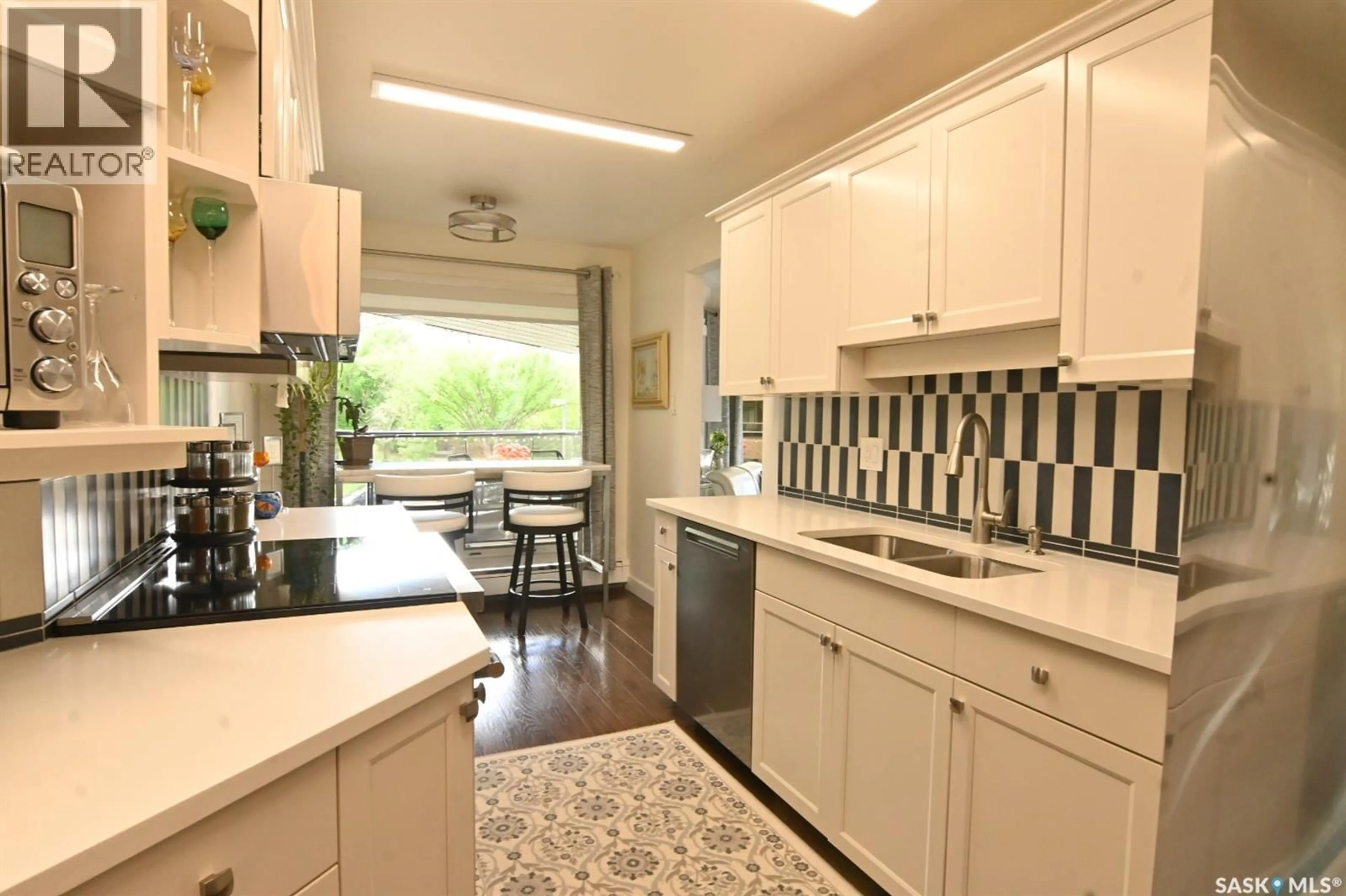 Standard kitchen, unknown for 213 2305 ADELAIDE STREET E, Saskatoon Saskatchewan S7J5H6