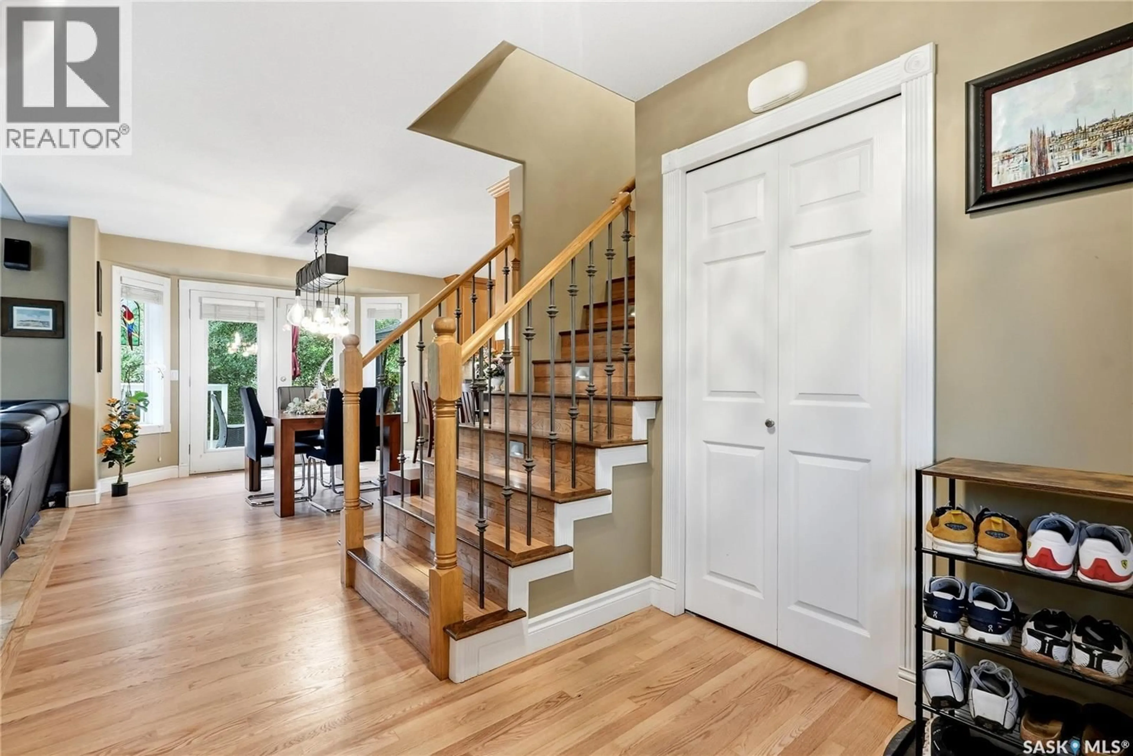 Indoor entryway for 126 BEECHMONT CRESCENT, Saskatoon Saskatchewan S7C1C7