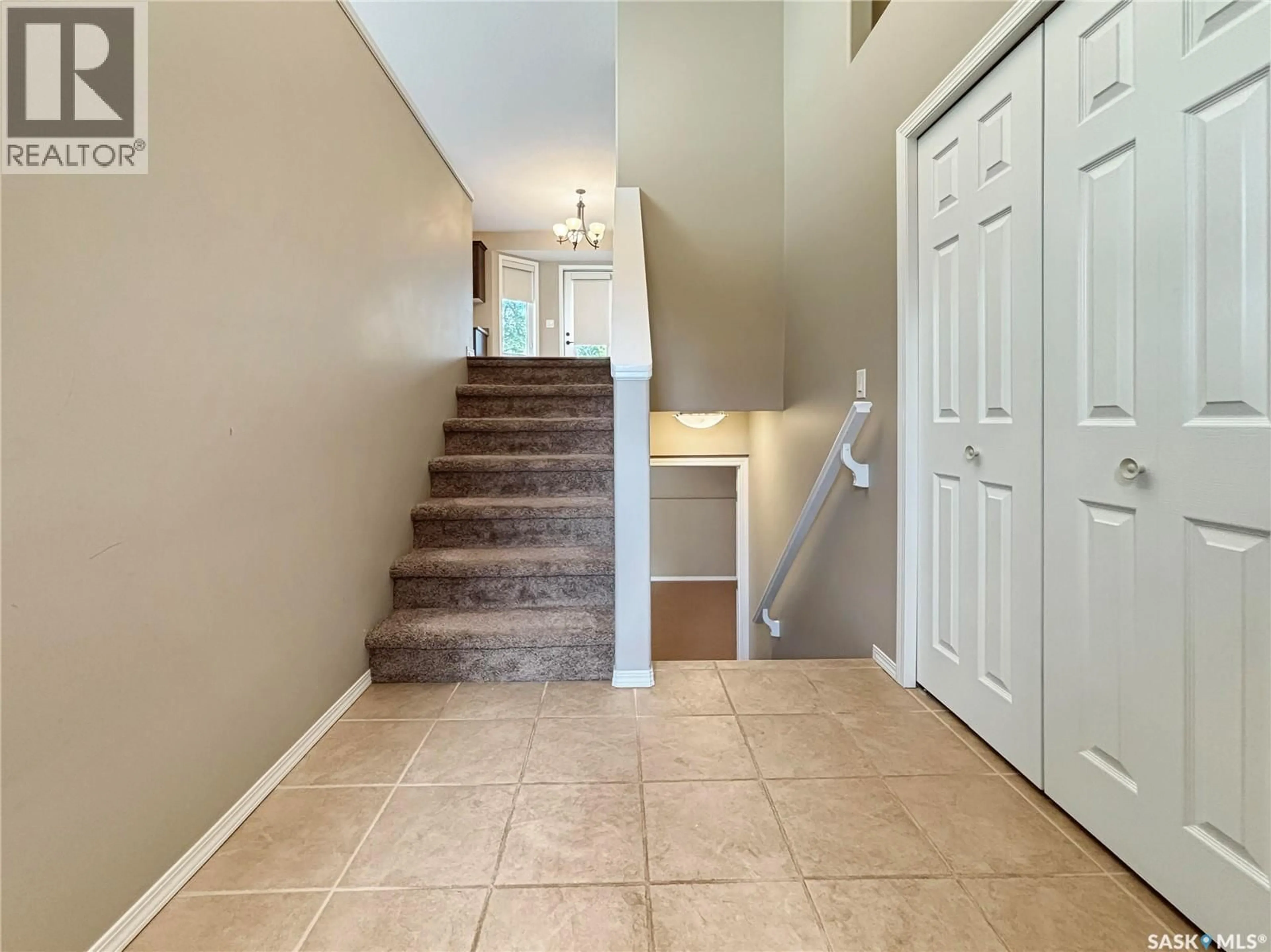Indoor entryway for 303 DIEFENBAKER AVENUE, Hague Saskatchewan S0K1X0