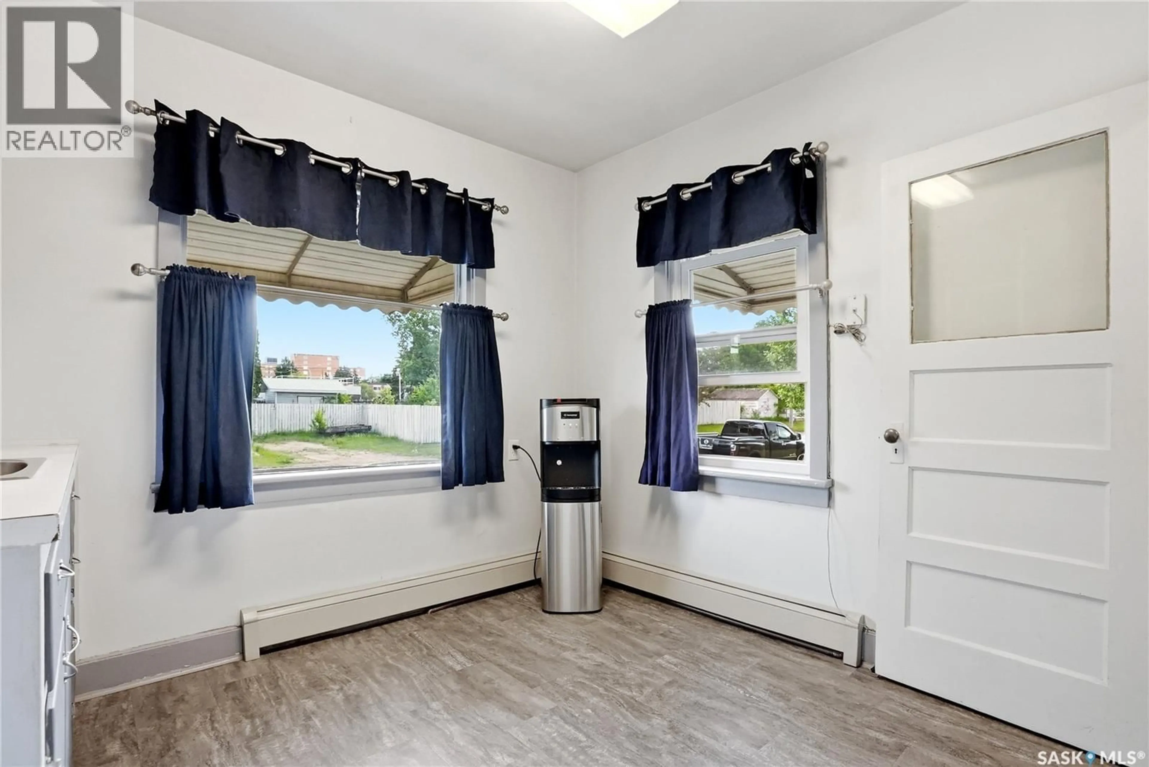 Unknown for 201 P AVENUE, Saskatoon Saskatchewan S7L2V6