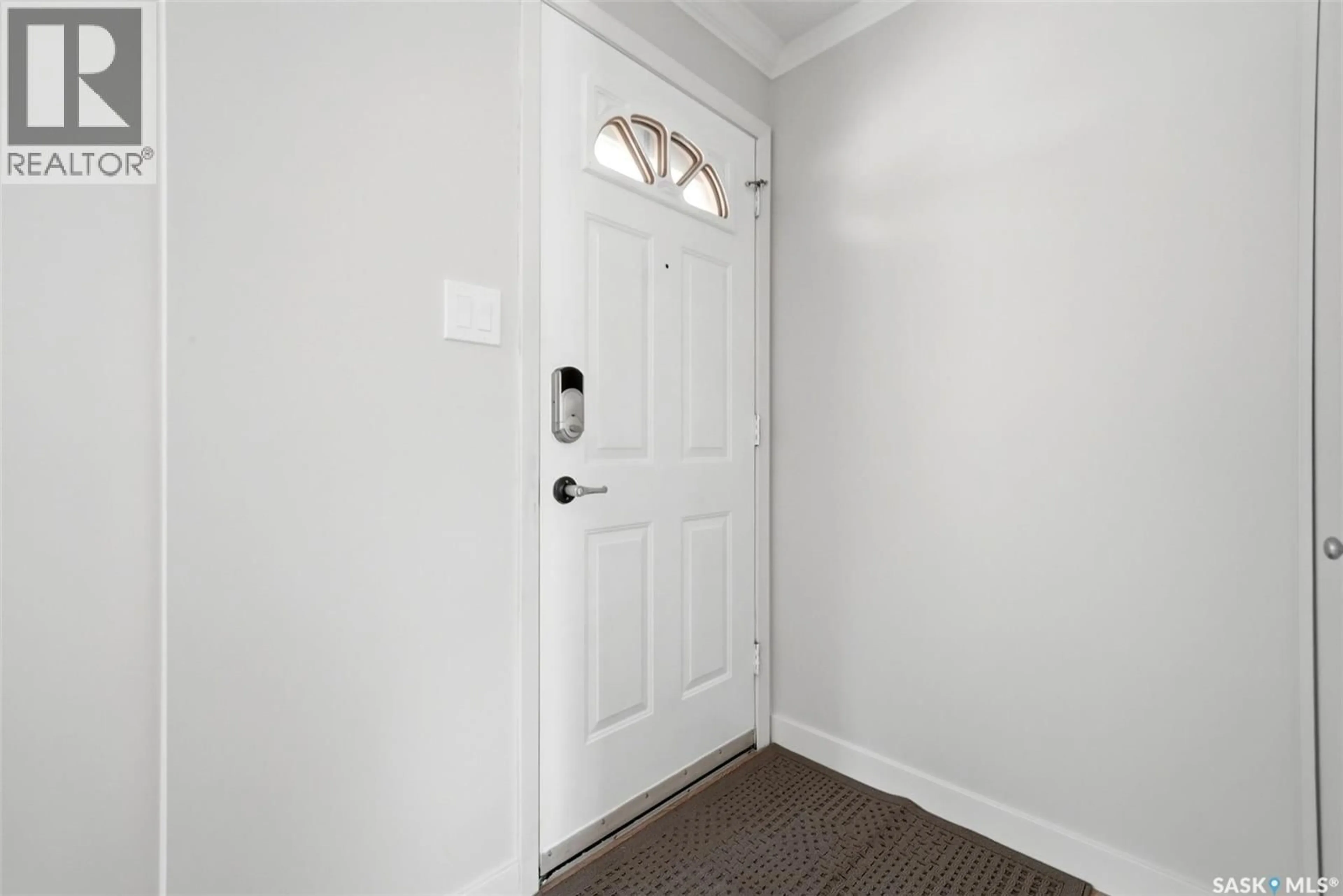 Indoor entryway for 58 BIRD BAY, Regina Saskatchewan S4N1P9