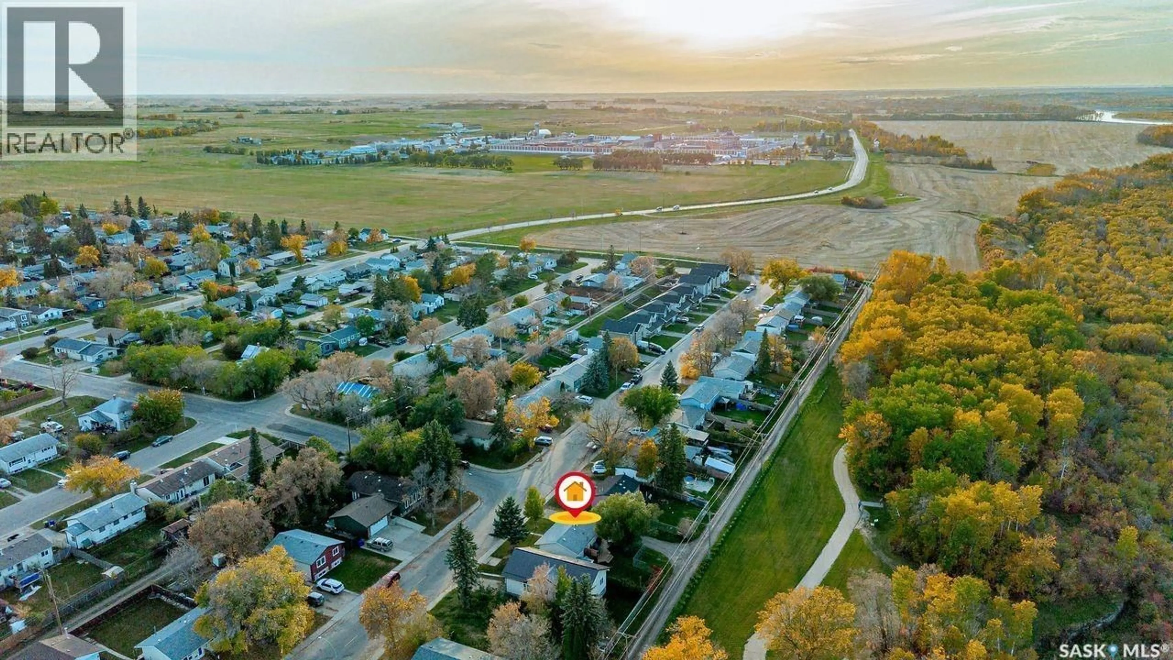A pic from outside/outdoor area/front of a property/back of a property/a pic from drone, street for 1878 13TH STREET, Prince Albert Saskatchewan S6V3K3