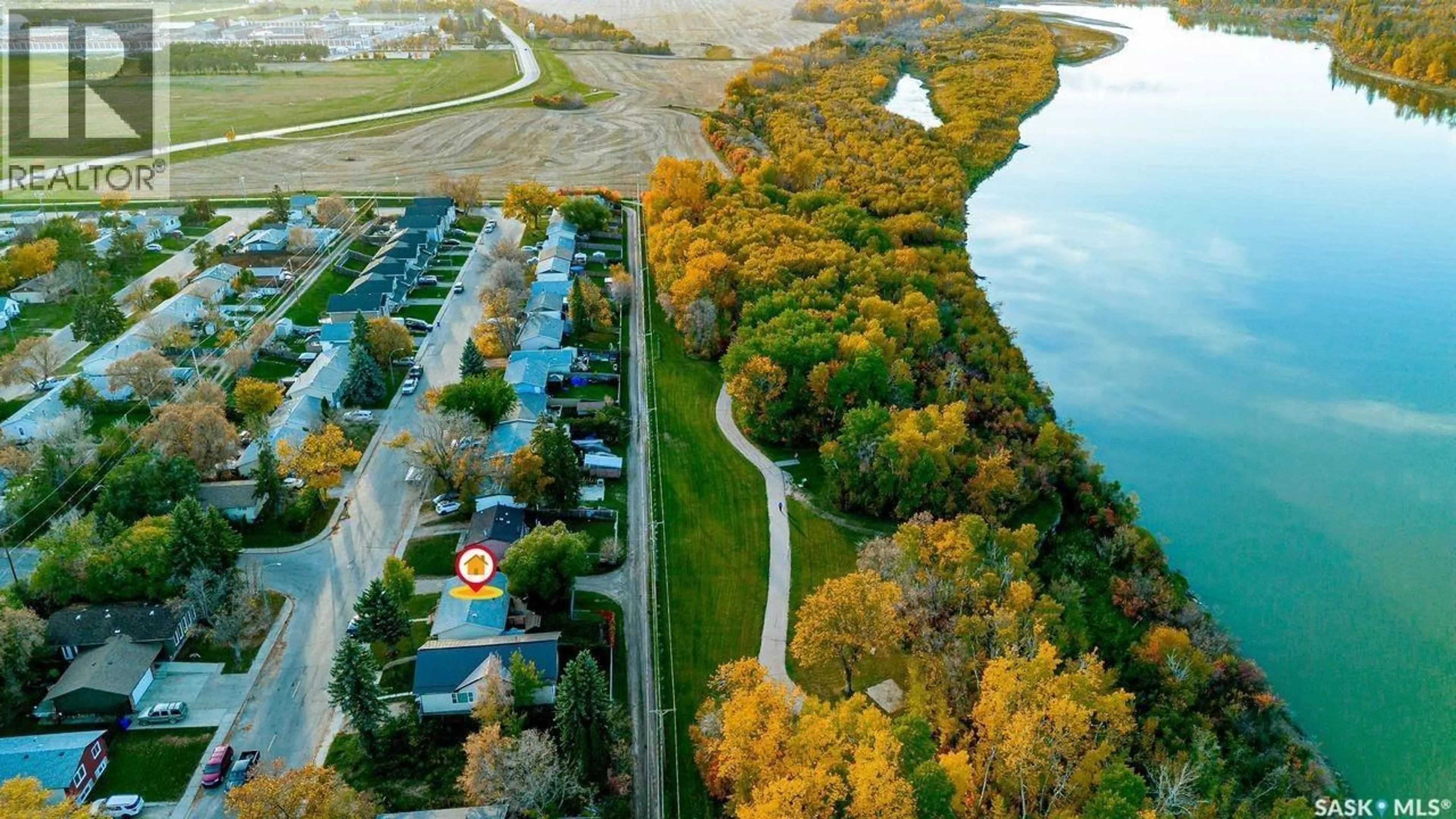 A pic from outside/outdoor area/front of a property/back of a property/a pic from drone, water/lake/river/ocean view for 1878 13TH STREET, Prince Albert Saskatchewan S6V3K3