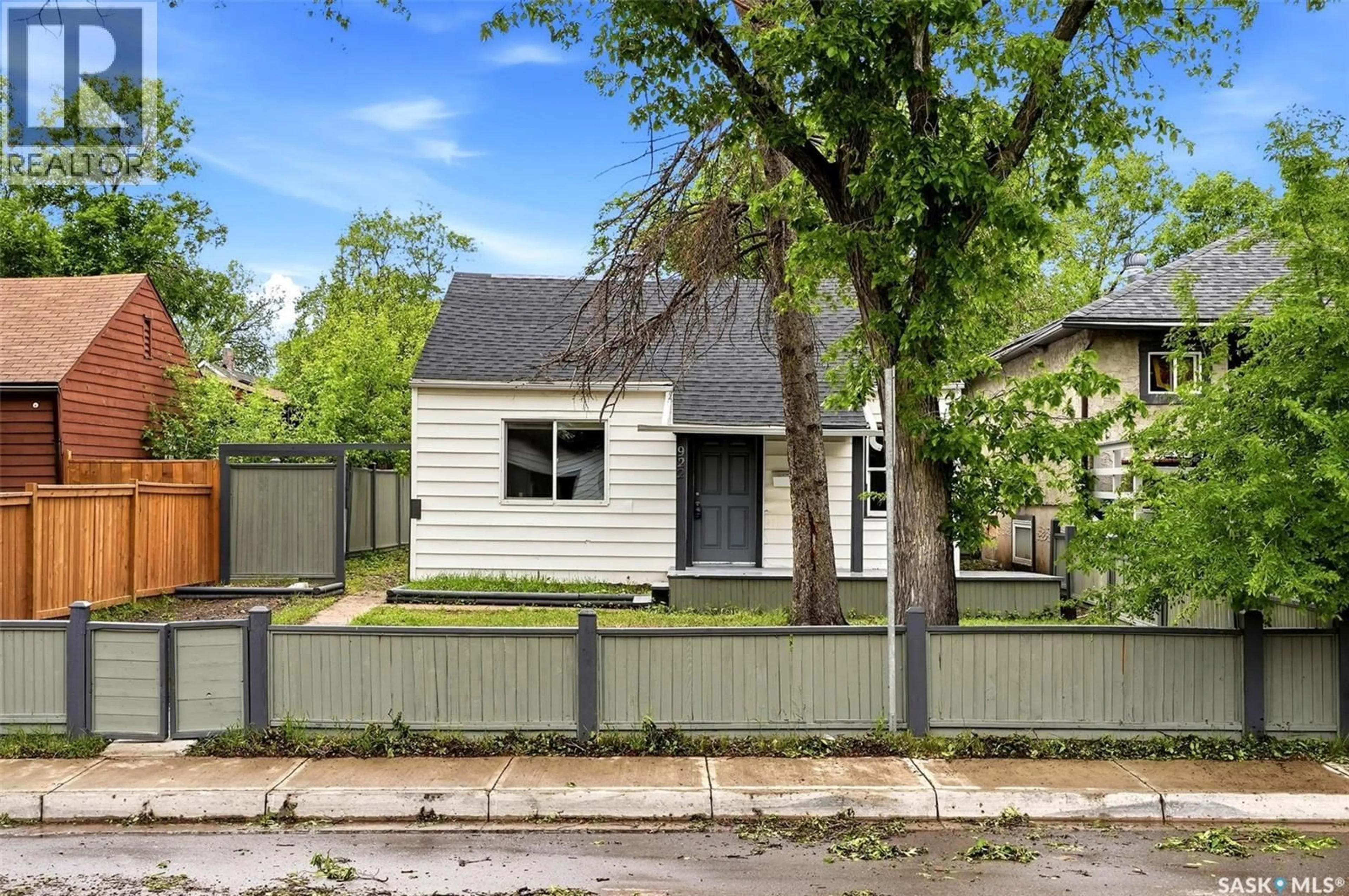 Unknown for 922 ATHOL STREET, Regina Saskatchewan S4T3B7