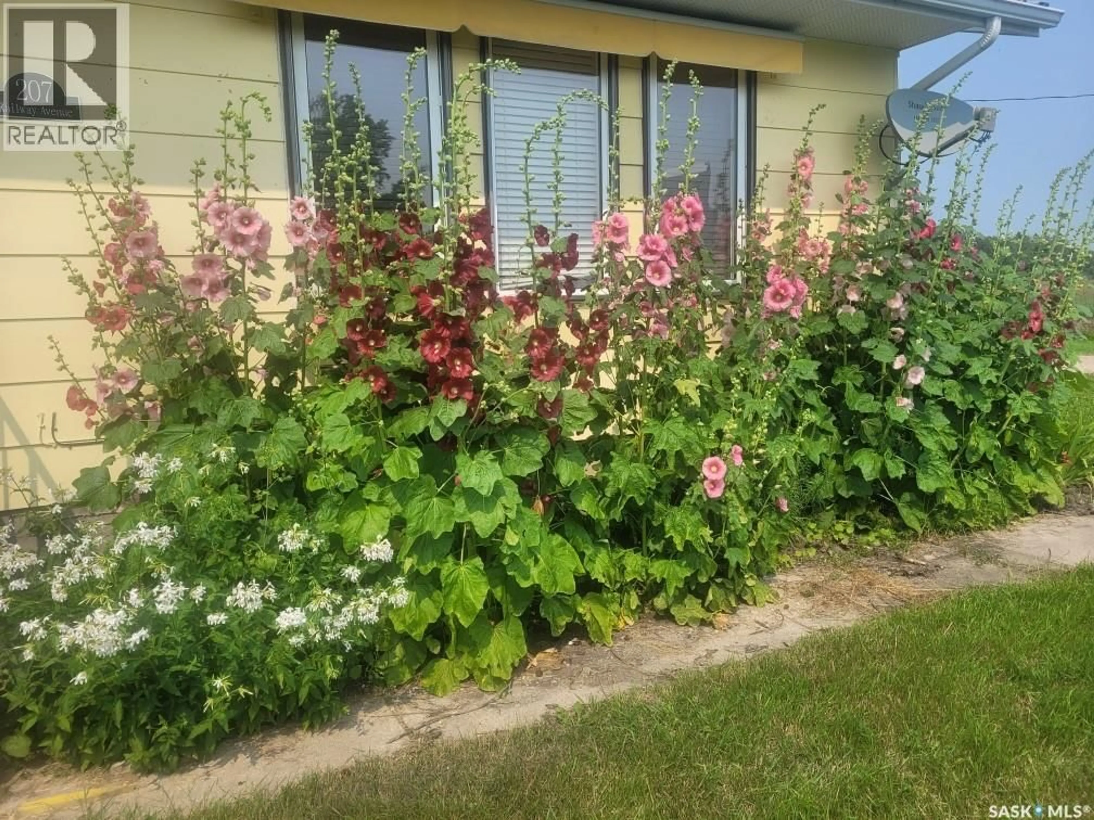 Patio, street for 207 RAILWAY AVENUE, Rabbit Lake Saskatchewan S0M2L0