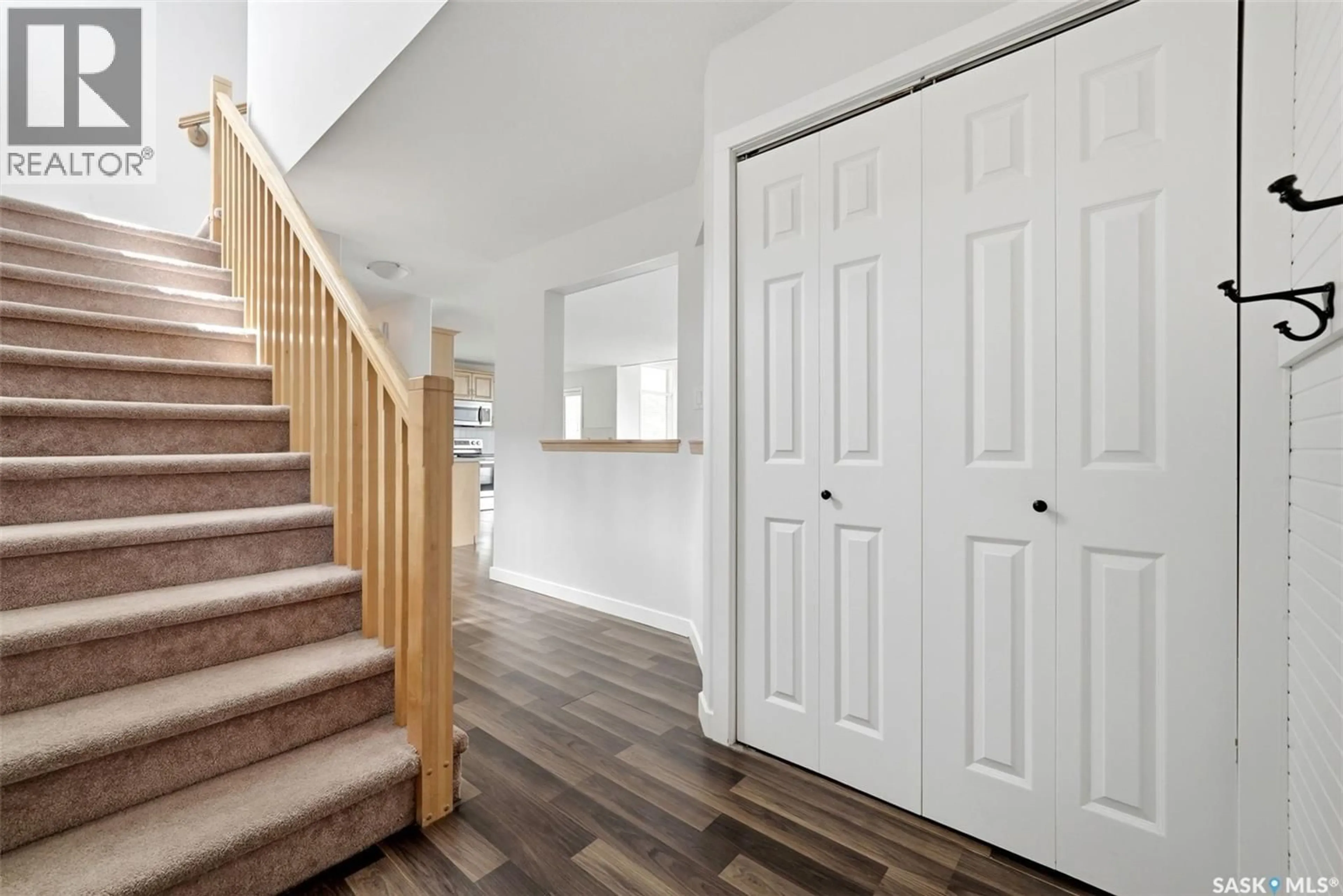 Indoor entryway for 2755 ALFRED CRESCENT, Regina Saskatchewan S4V1E5