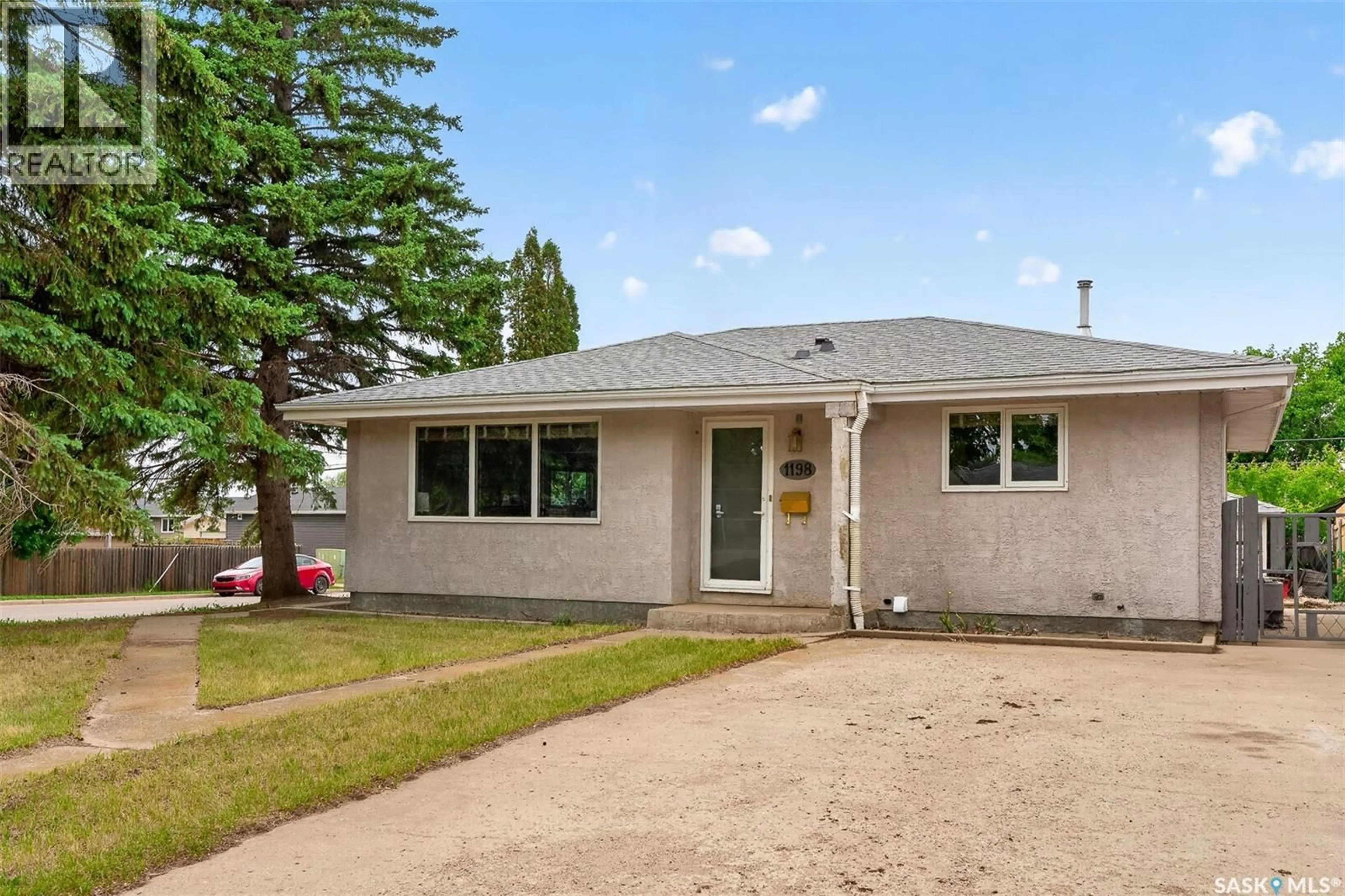 Home with vinyl exterior material, street for 1198 DUFFIELD CRESCENT, Moose Jaw Saskatchewan S6H5M4